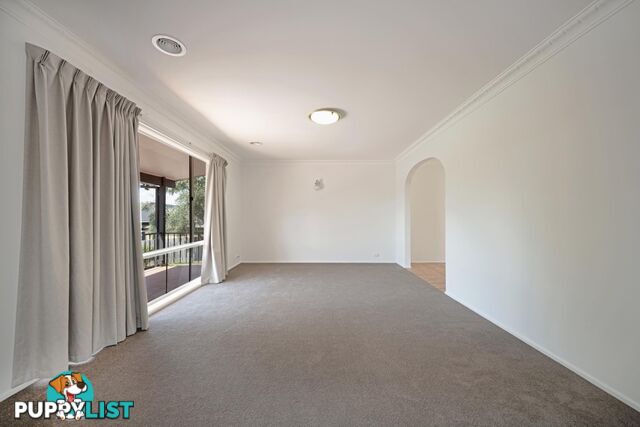 17 Sturdee Crescent MONASH ACT 2904