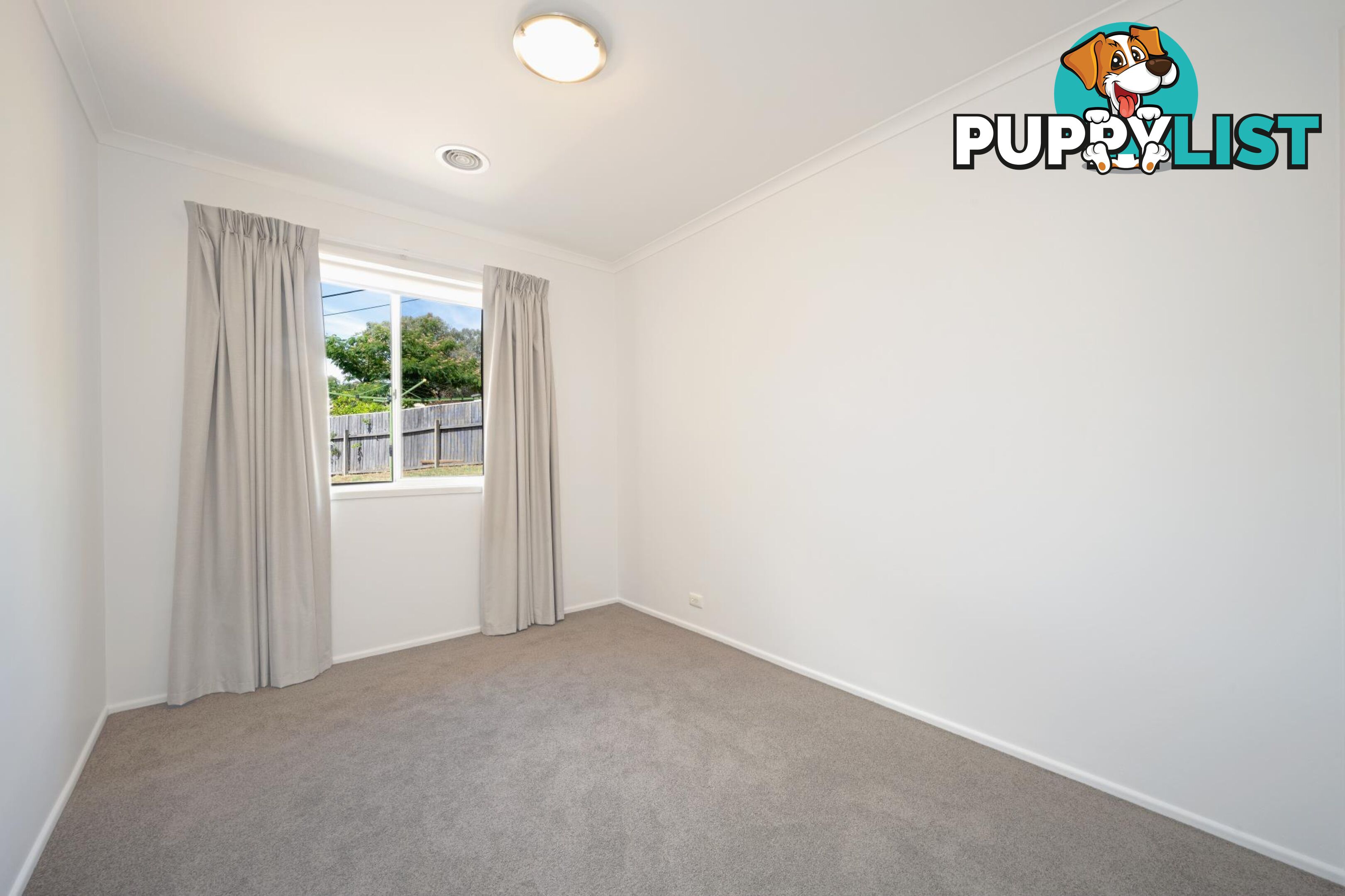 17 Sturdee Crescent MONASH ACT 2904