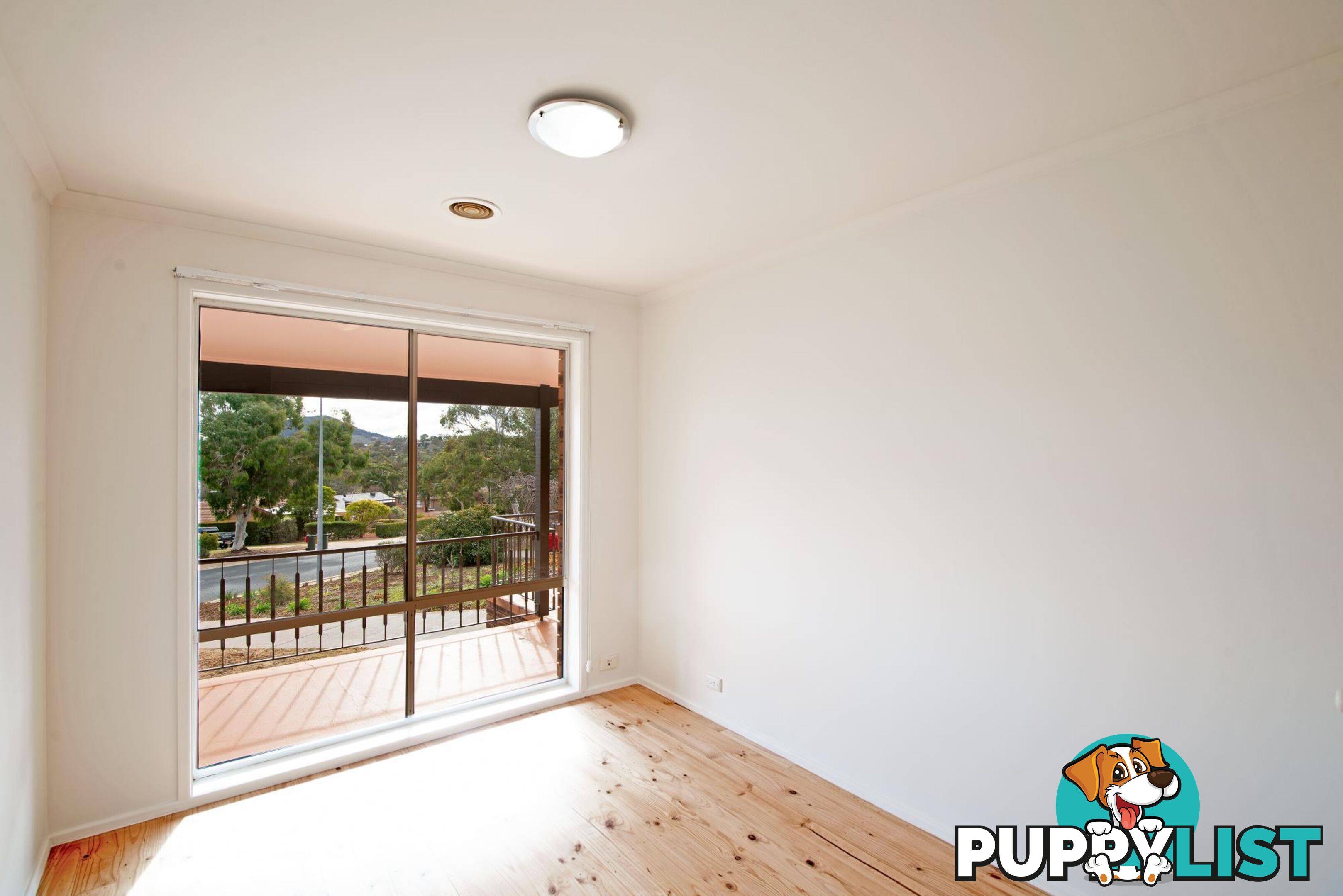 17 Sturdee Crescent MONASH ACT 2904