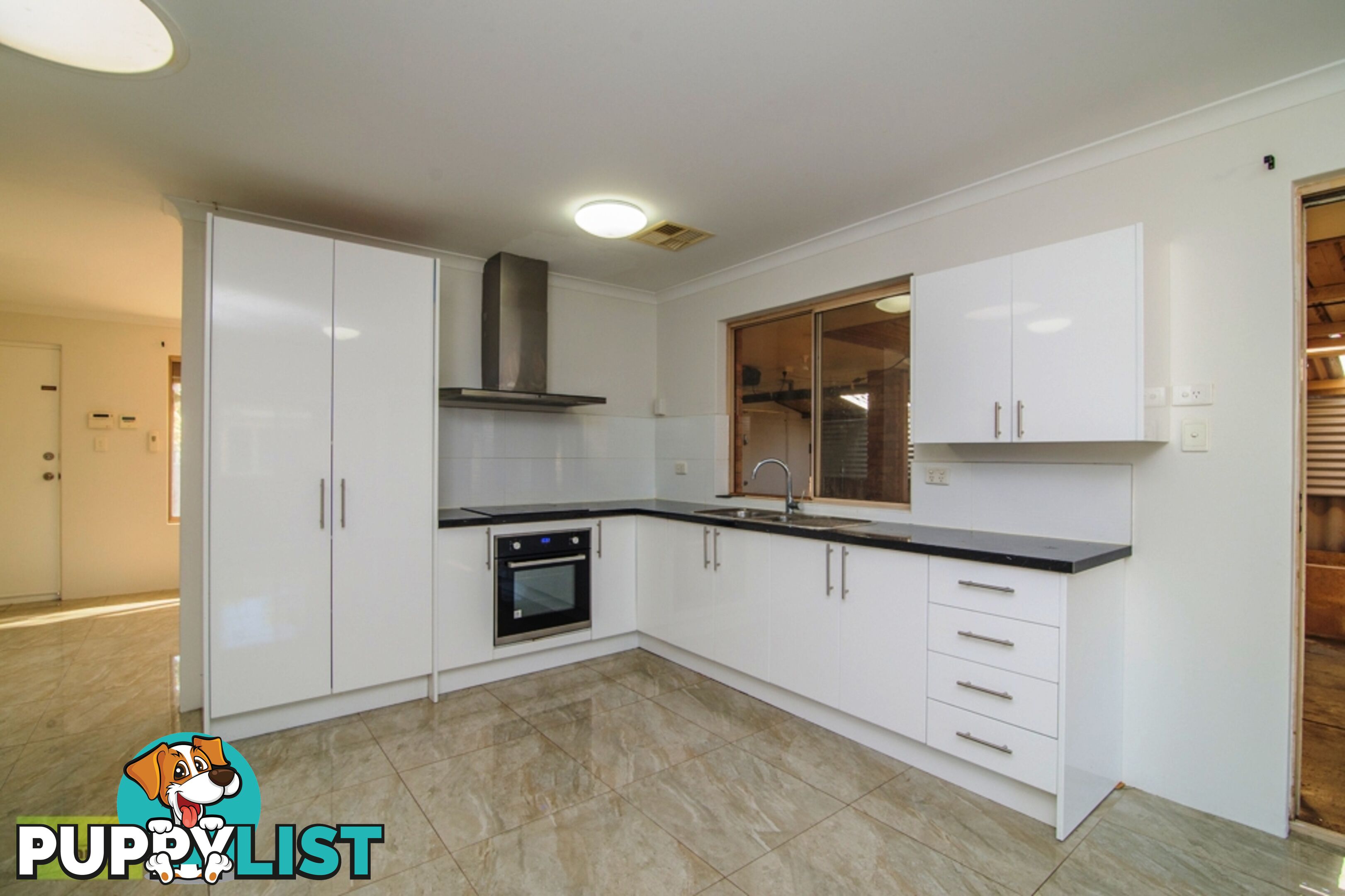 18 Navel Close Seville Grove, WA 6112