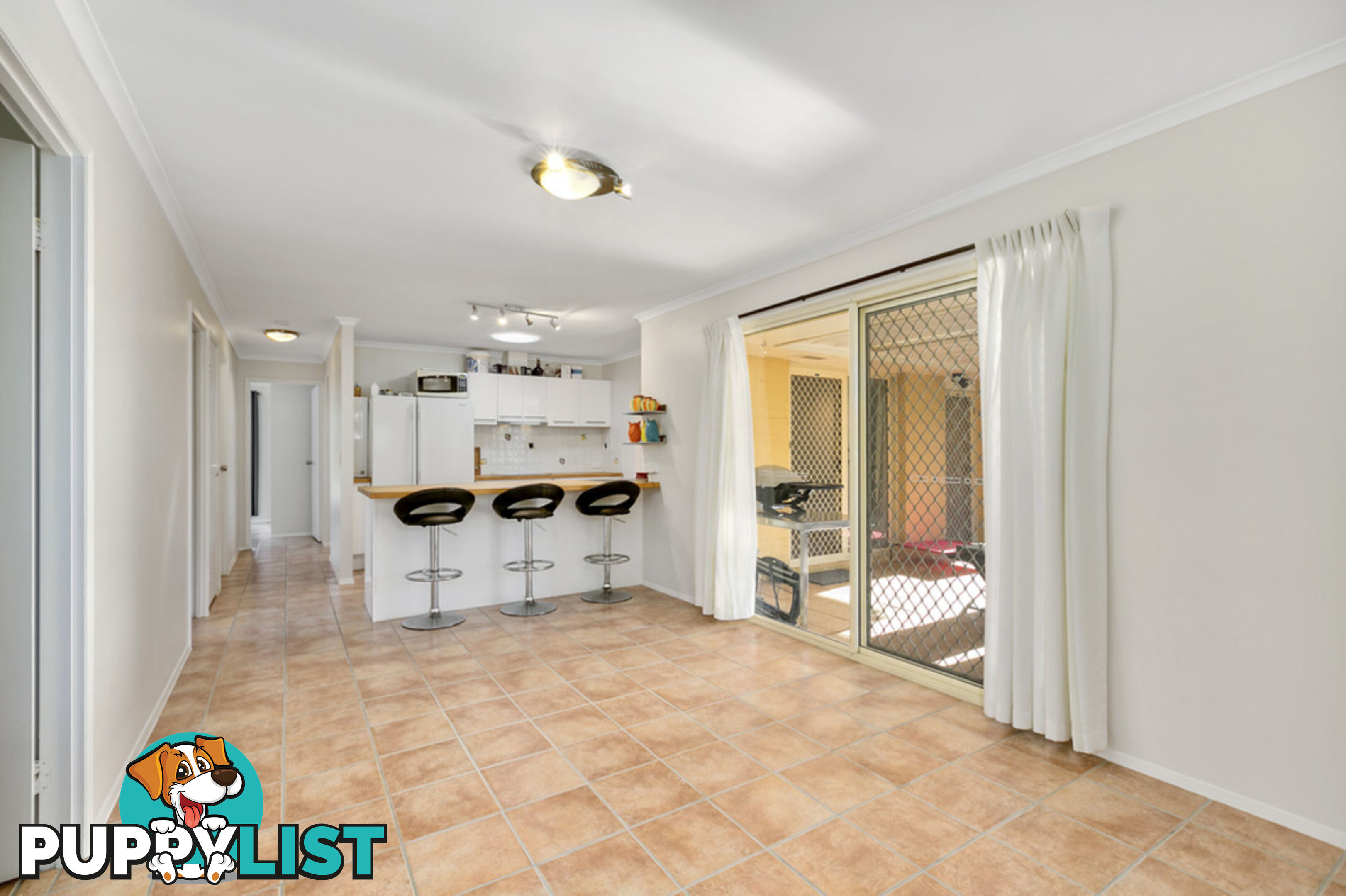 10 Issell Place HIGHLAND PARK QLD 4211