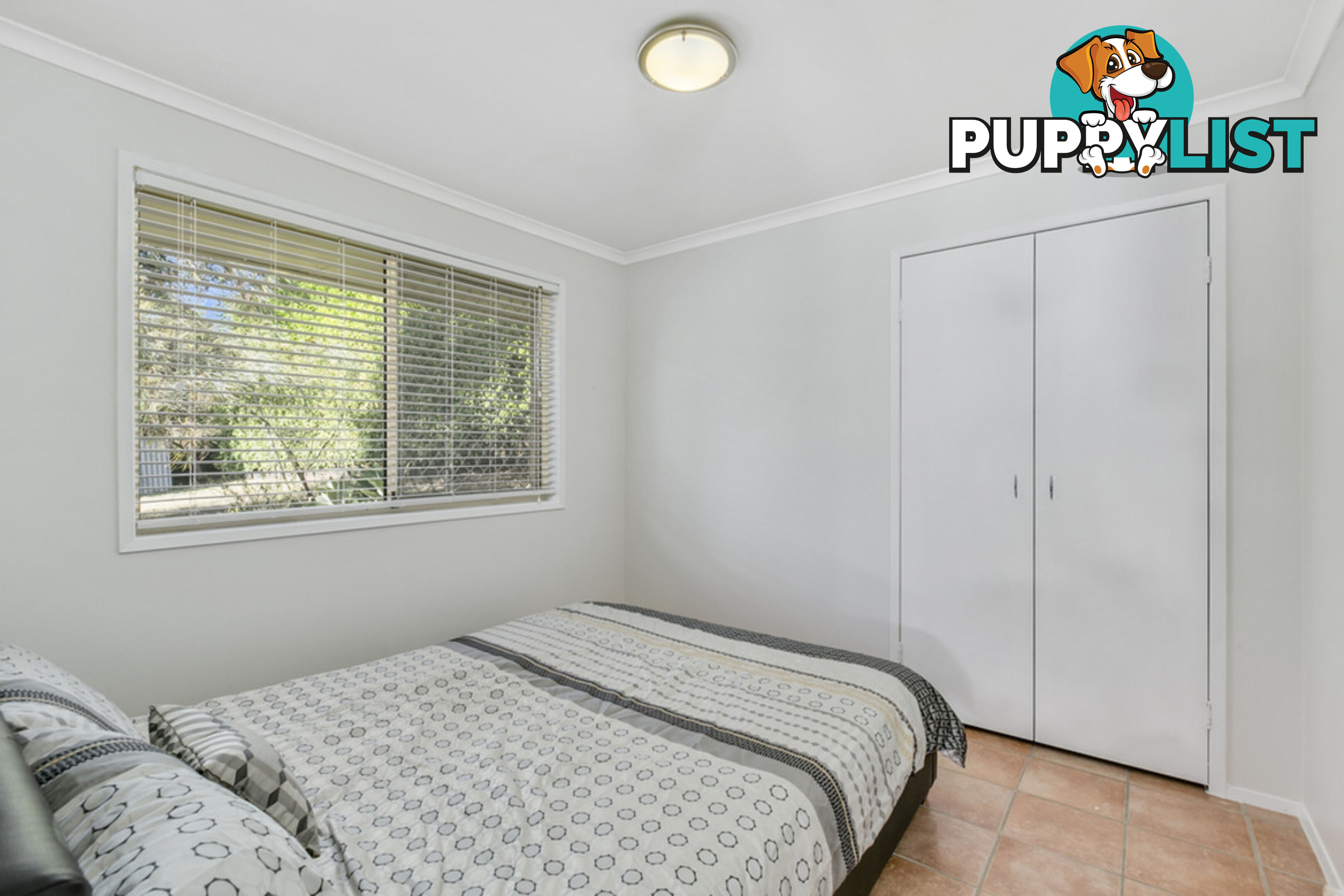 10 Issell Place HIGHLAND PARK QLD 4211