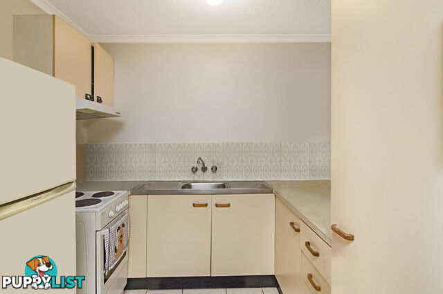 2/20 Bright Avenue LABRADOR QLD 4215