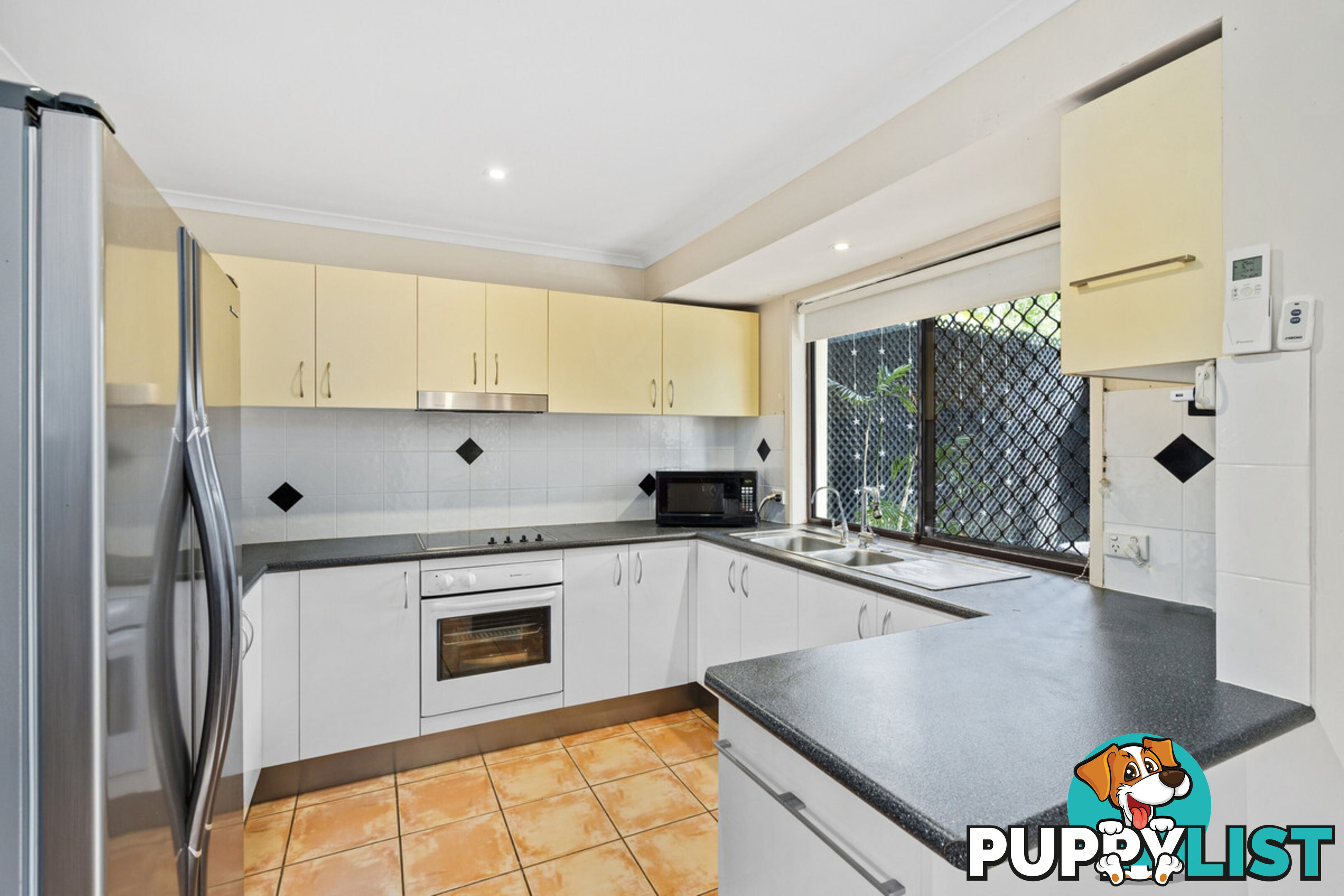 86 Alexander Drive HIGHLAND PARK QLD 4211