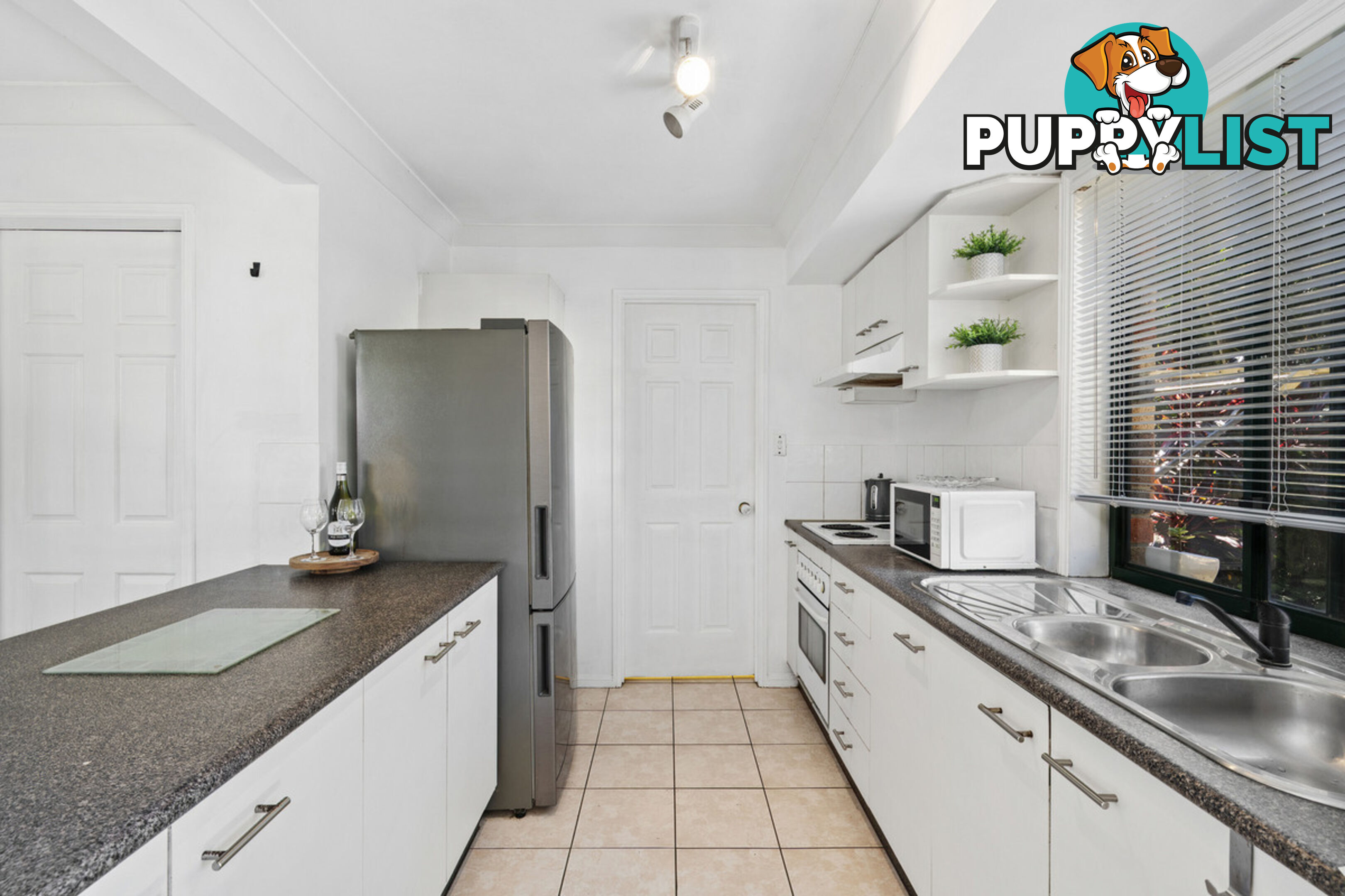 4/3 Karri Court BURLEIGH HEADS QLD 4220