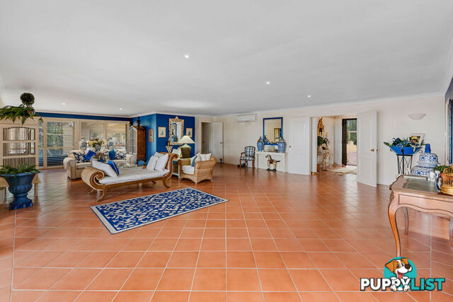 17 Arunta Drive MOUNT NATHAN QLD 4211