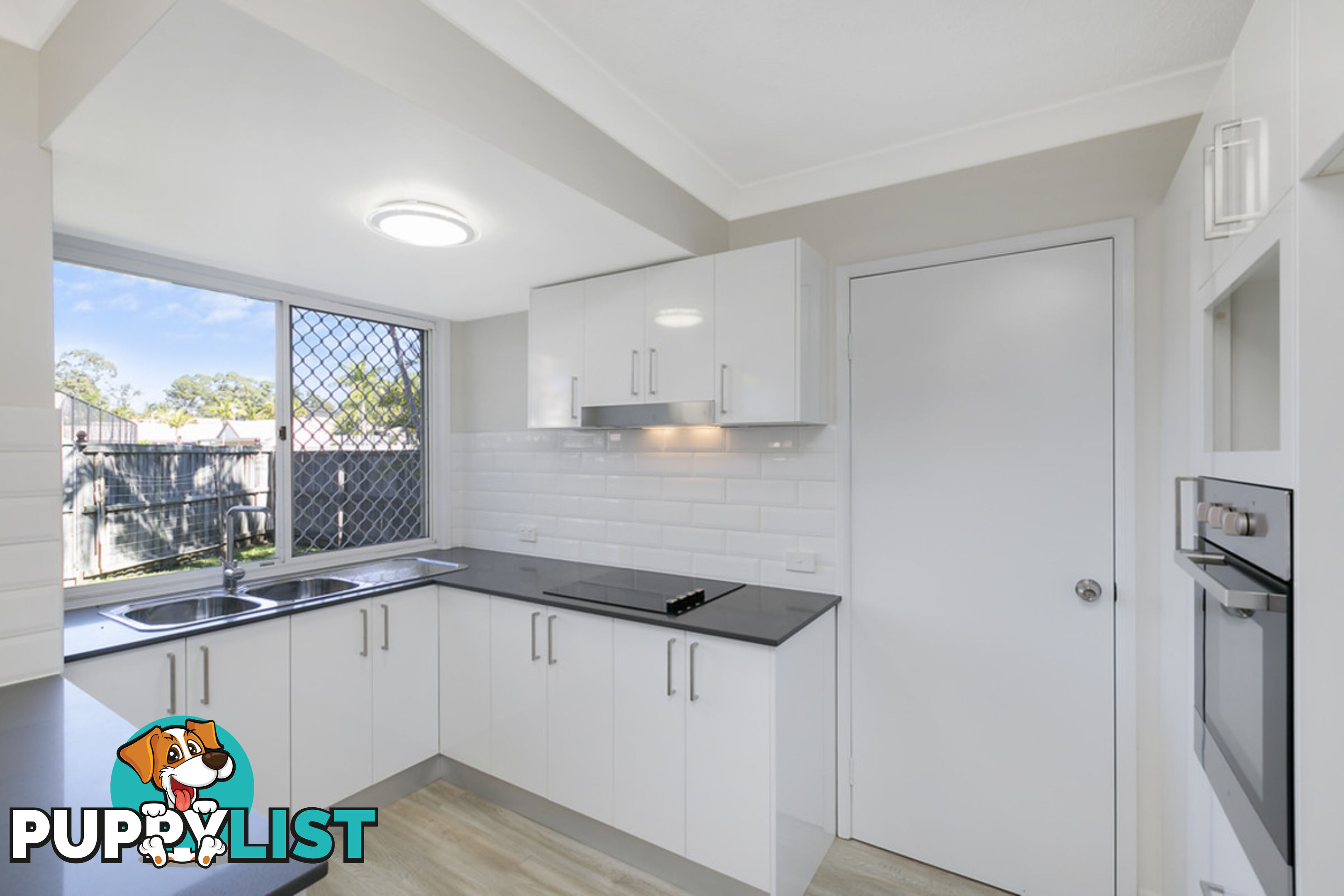 50/2 St Kevins Avenue BENOWA QLD 4217