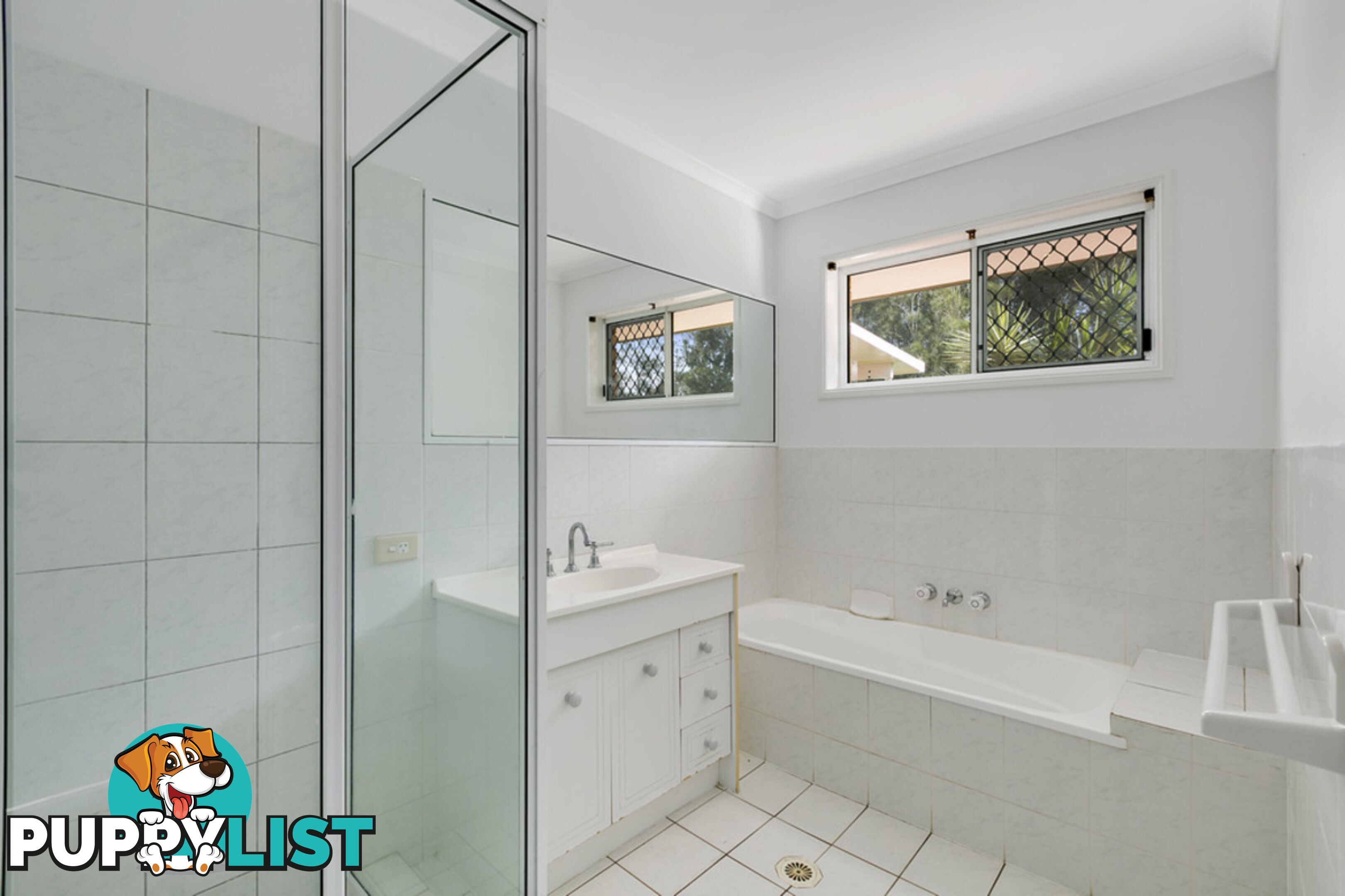 3 Lark Court CARRARA QLD 4211