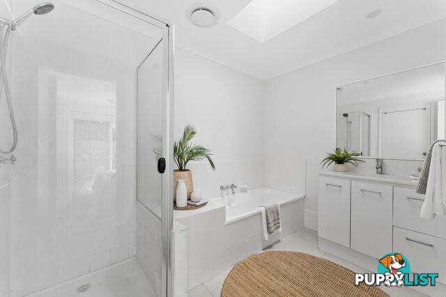 2/16 Jannie Court LABRADOR QLD 4215