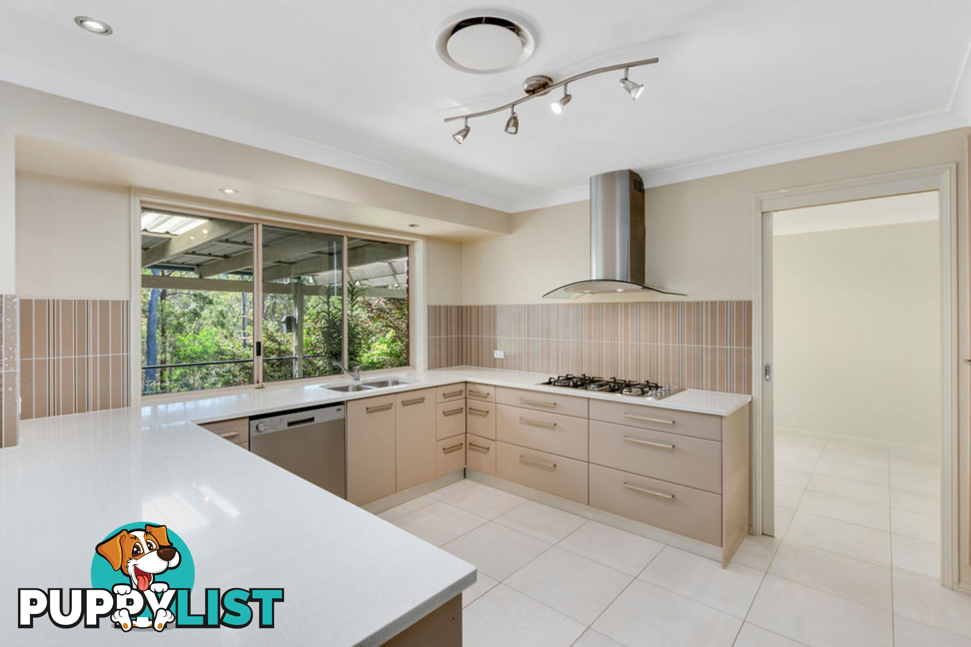 3 Raffles Court MUDGEERABA QLD 4213