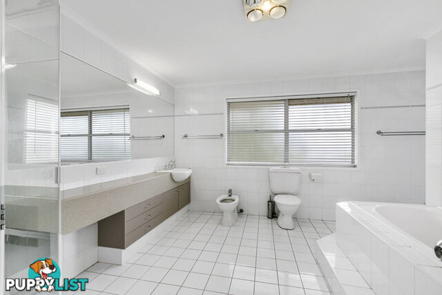 22 Amethyst Court CARRARA QLD 4211