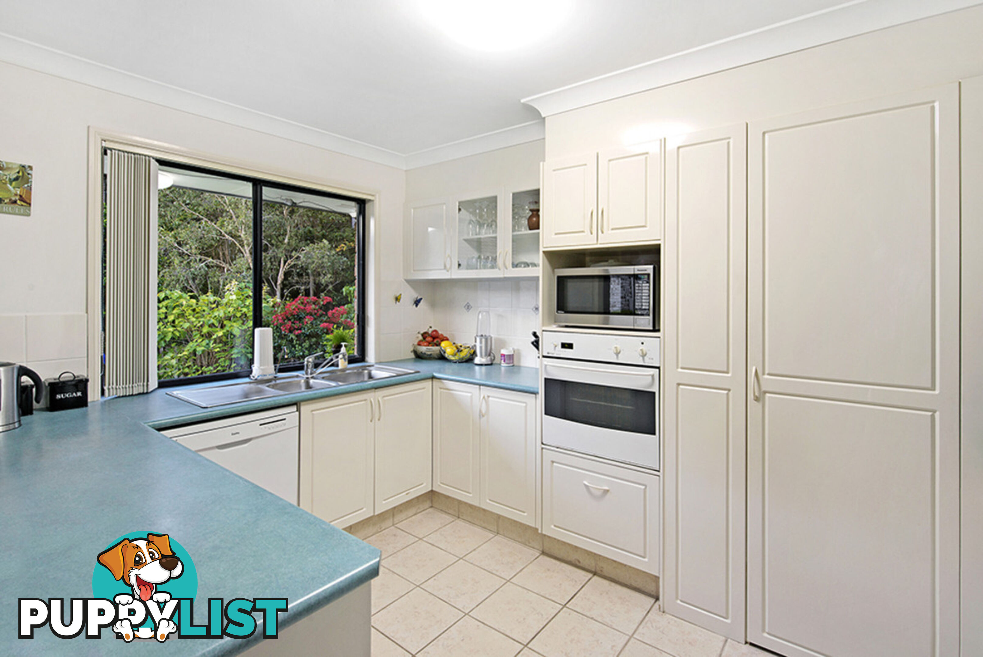12 Eudonia Court ELANORA QLD 4221