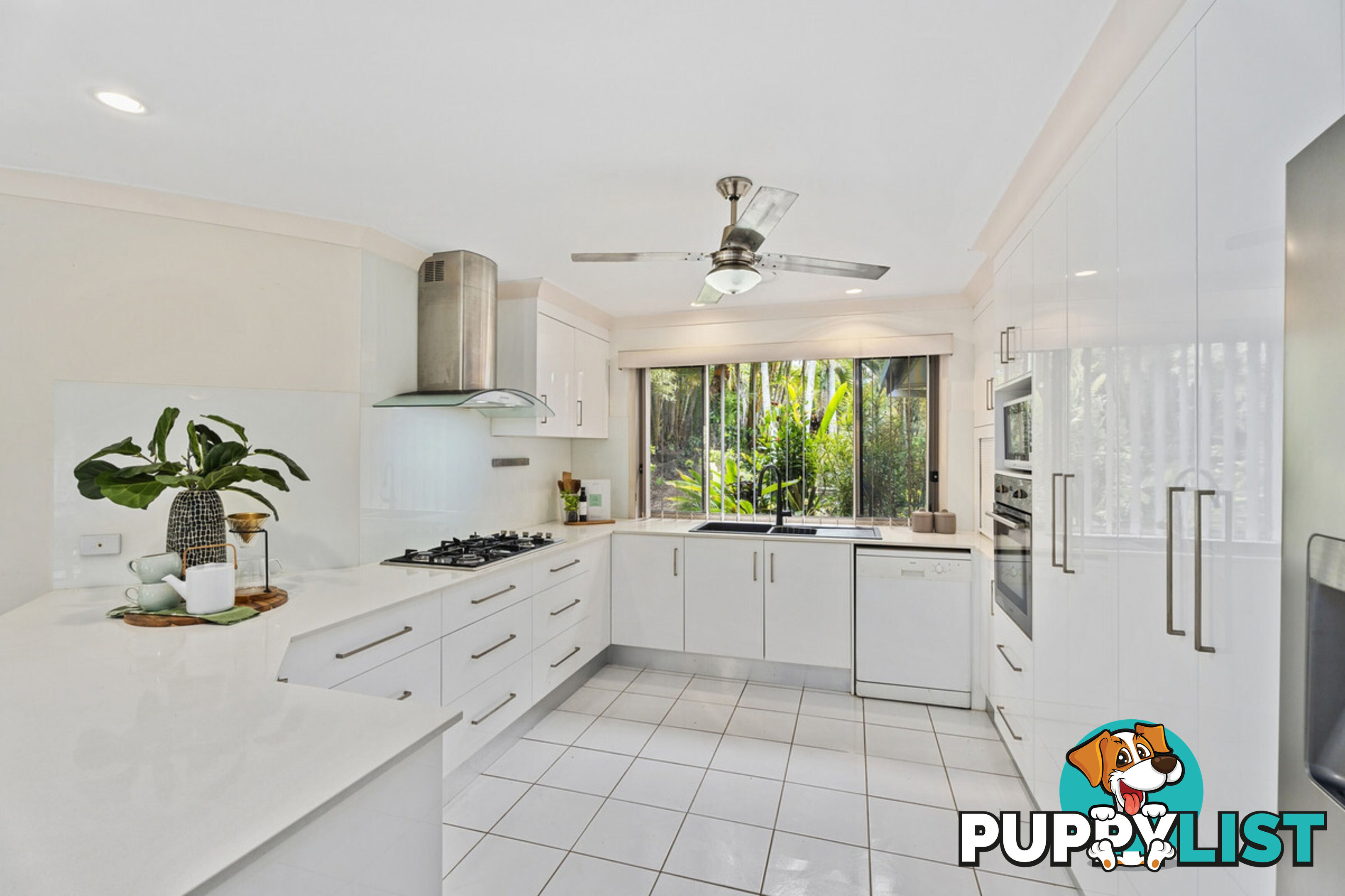 53 Winderadeen Drive HIGHLAND PARK QLD 4211