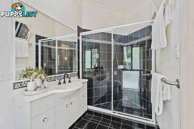 53 Winderadeen Drive HIGHLAND PARK QLD 4211