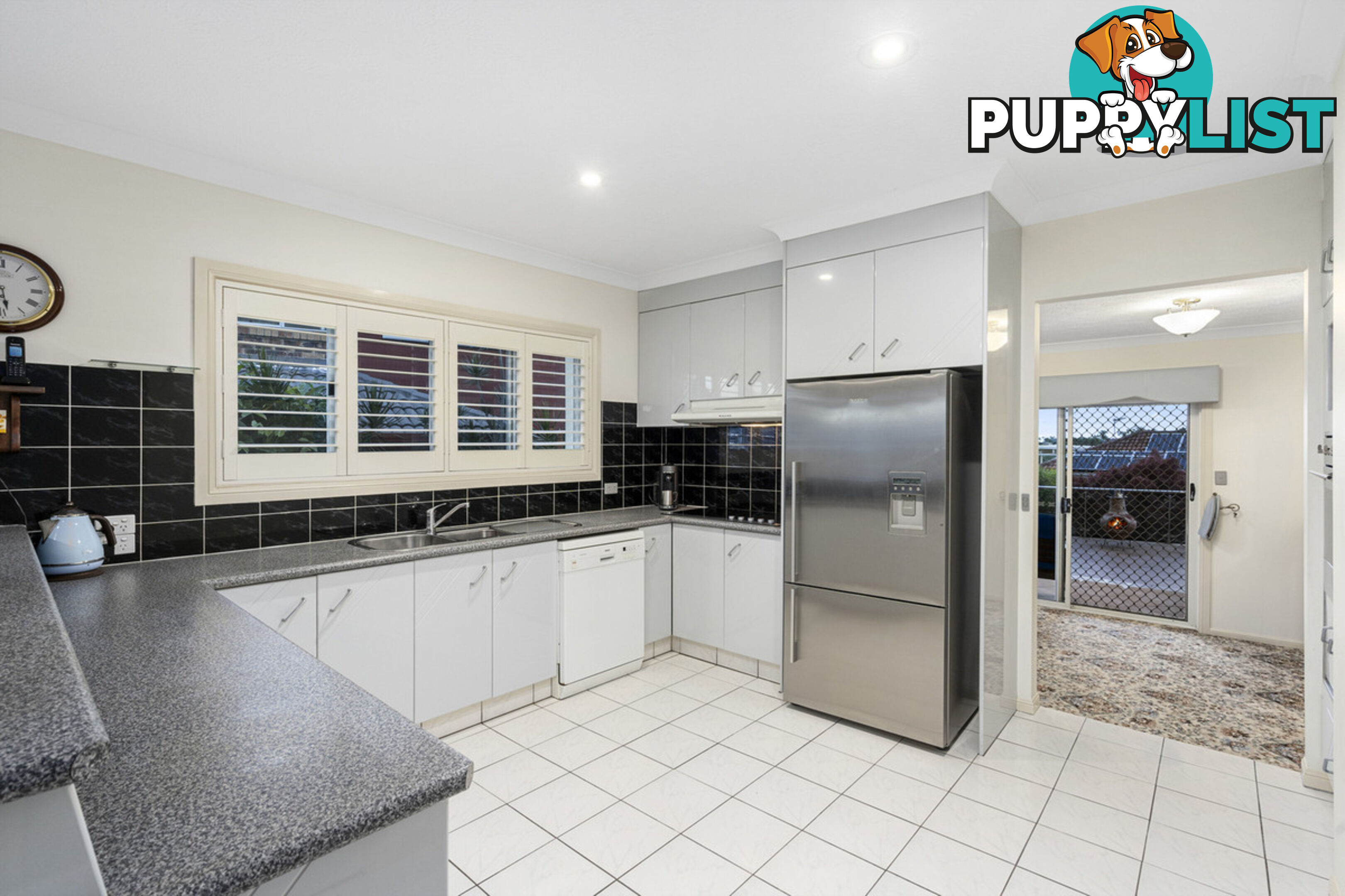 10 Parklane Place HIGHLAND PARK QLD 4211