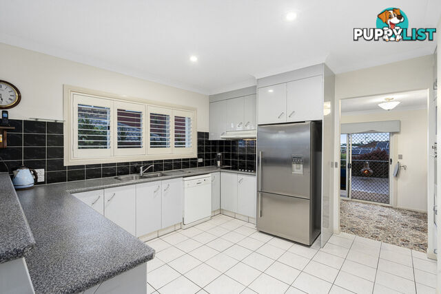 10 Parklane Place HIGHLAND PARK QLD 4211