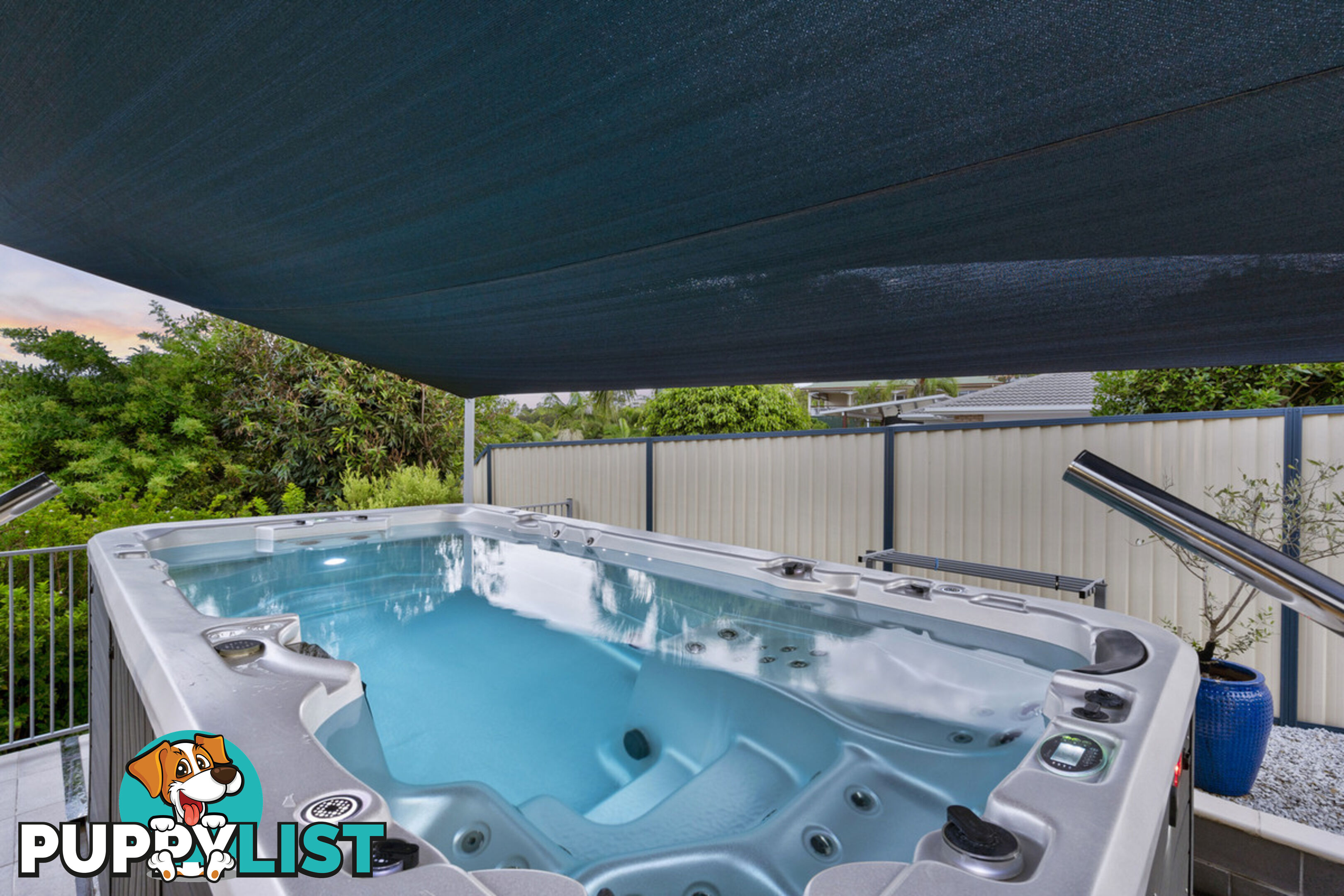 10 Parklane Place HIGHLAND PARK QLD 4211