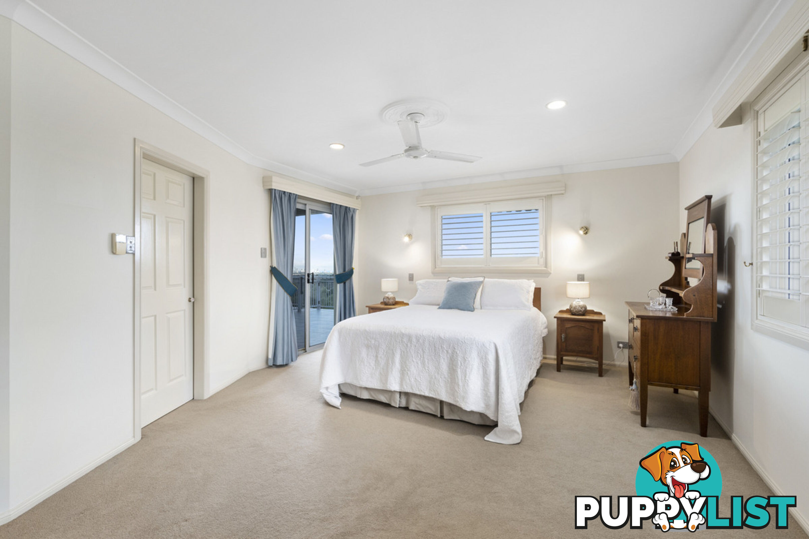 10 Parklane Place HIGHLAND PARK QLD 4211