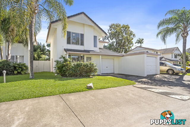 10/2 St Kevins Avenue BENOWA QLD 4217