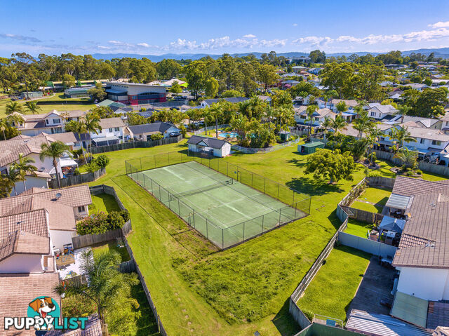 10/2 St Kevins Avenue BENOWA QLD 4217