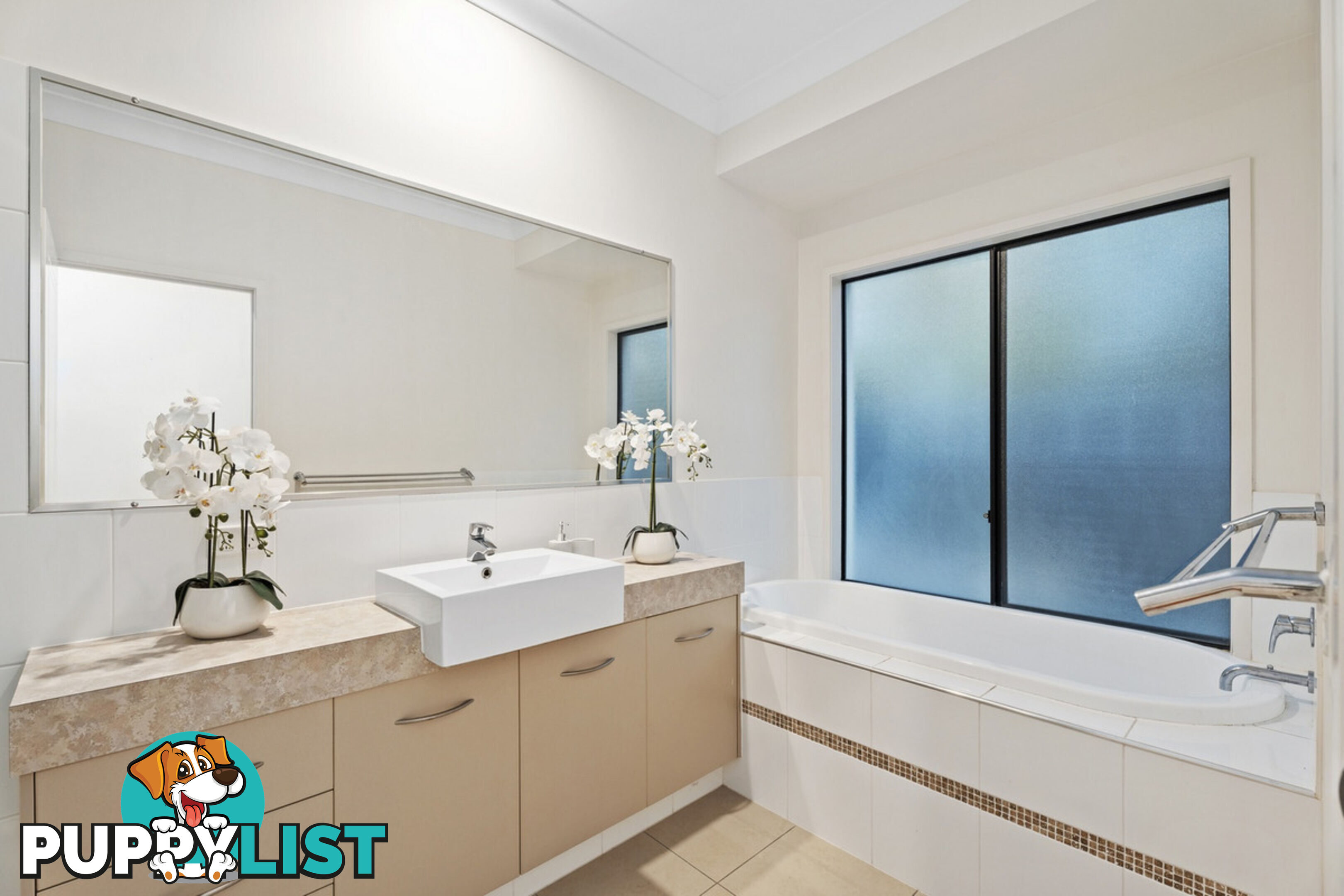 17 Wunburra Circle PACIFIC PINES QLD 4211