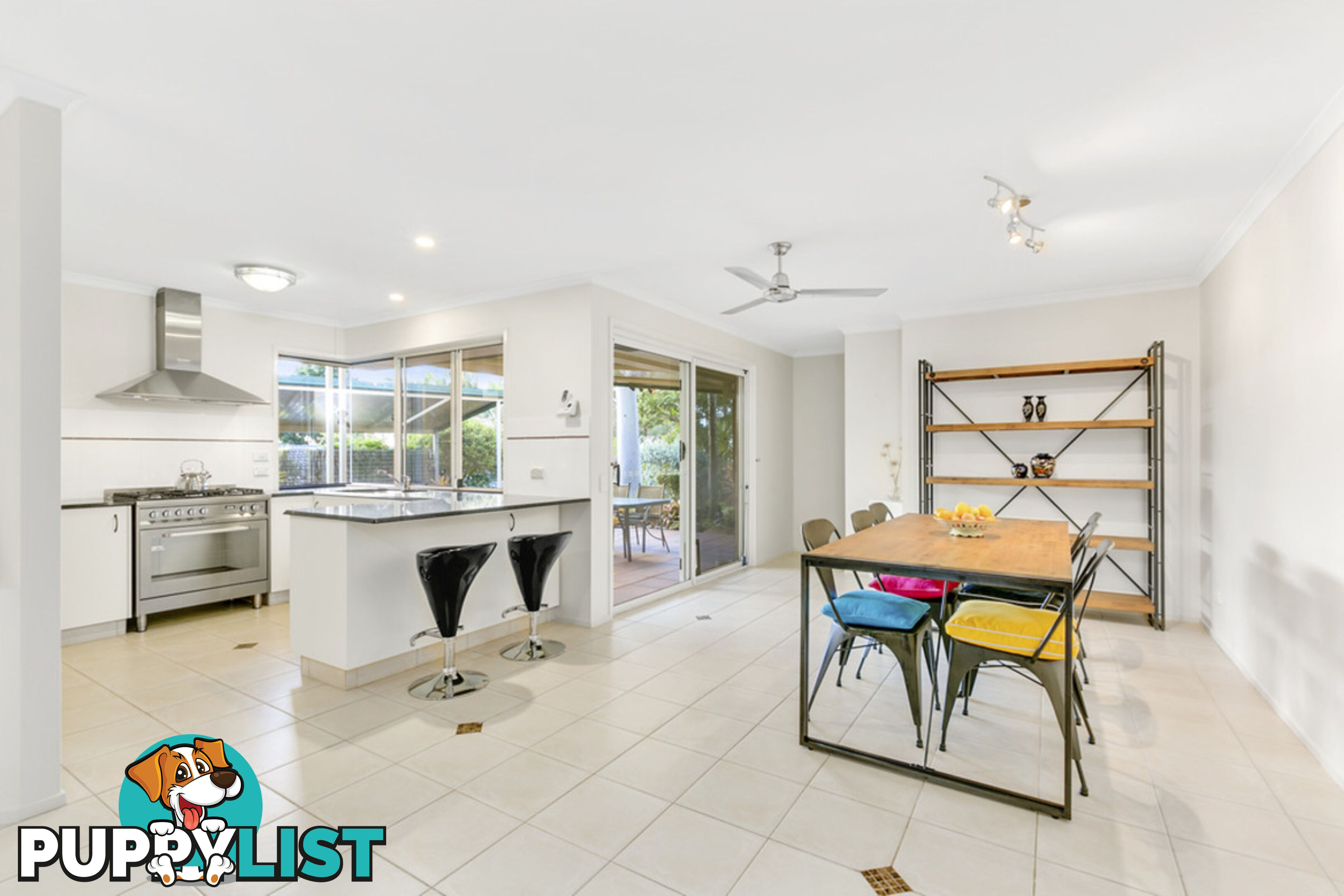 8 Forfar Court HIGHLAND PARK QLD 4211