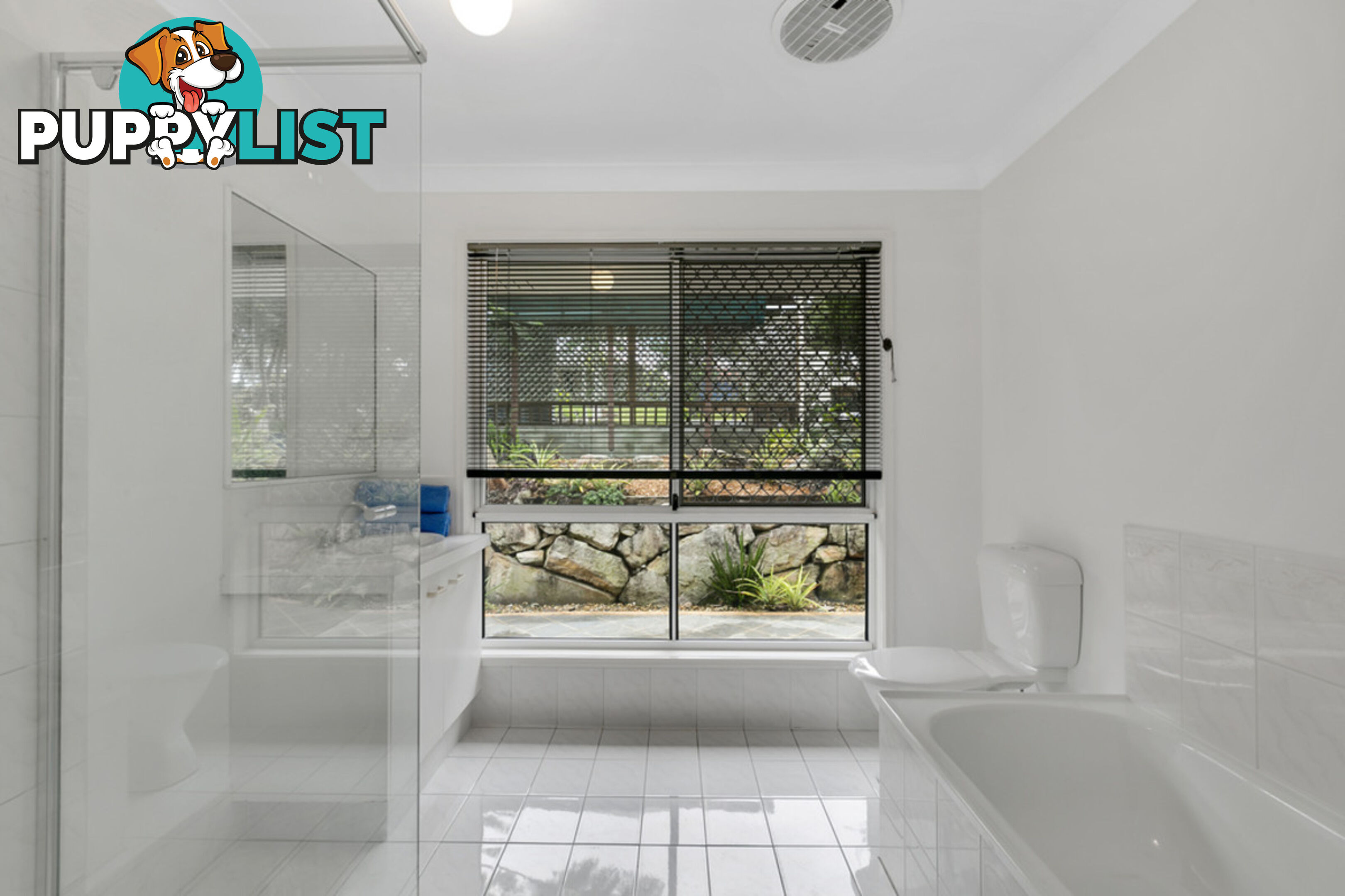 97 Hickey Way CARRARA QLD 4211