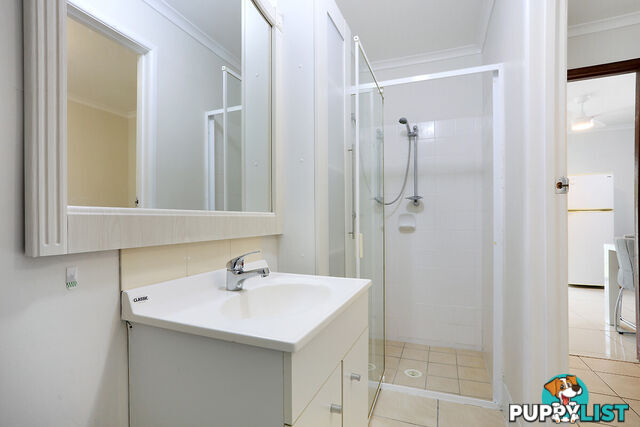 25b Parasol Street ASHMORE QLD 4214