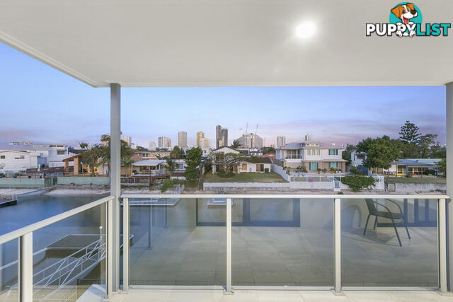 8 Crest View Key Broadbeach Waters QLD 4218