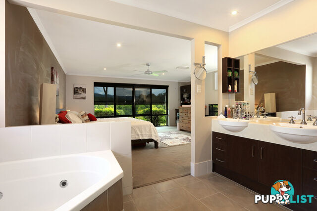 54 Mountain View Crest MOUNT NATHAN QLD 4211