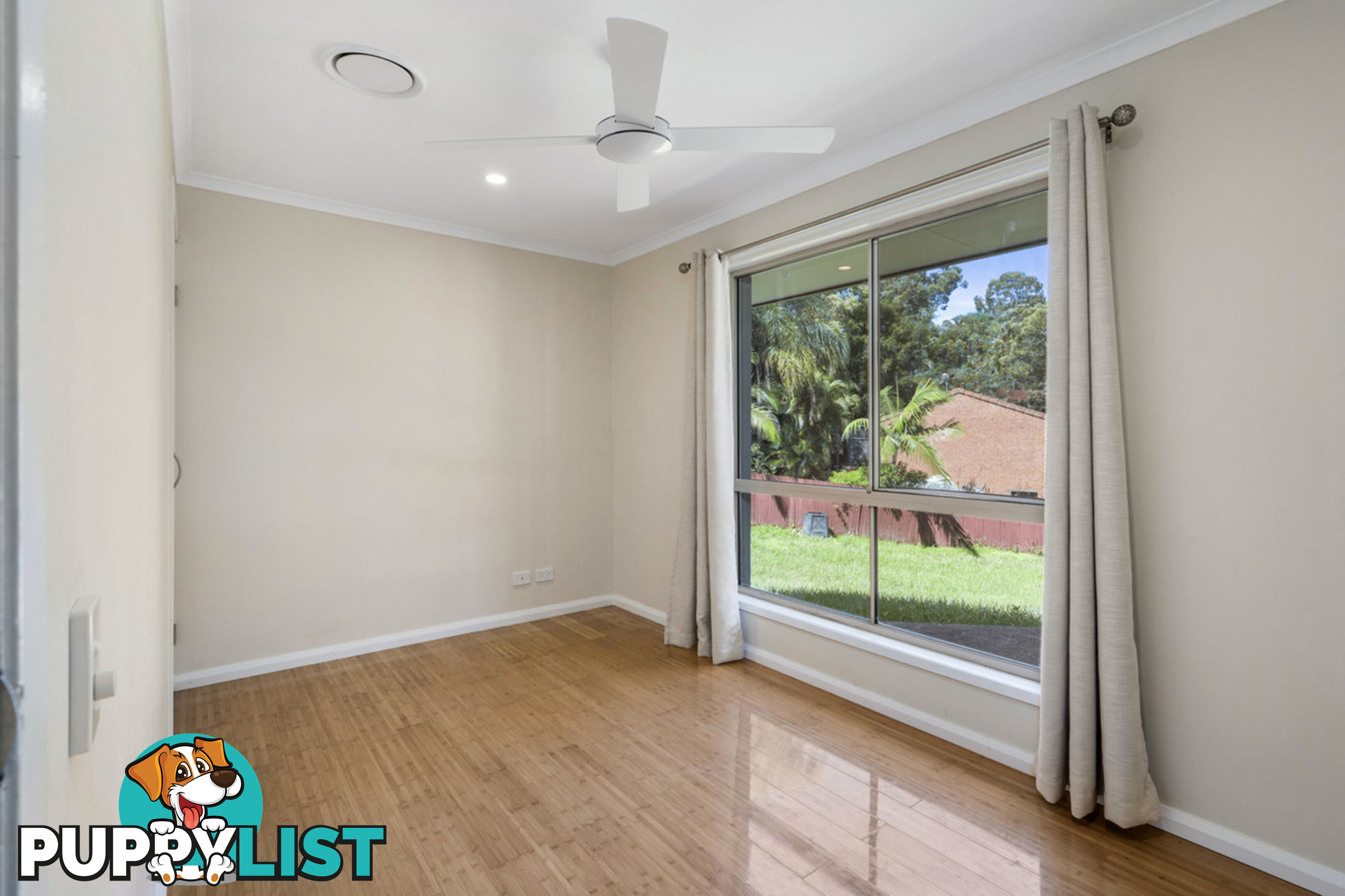 10 Bernadette Place HIGHLAND PARK QLD 4211