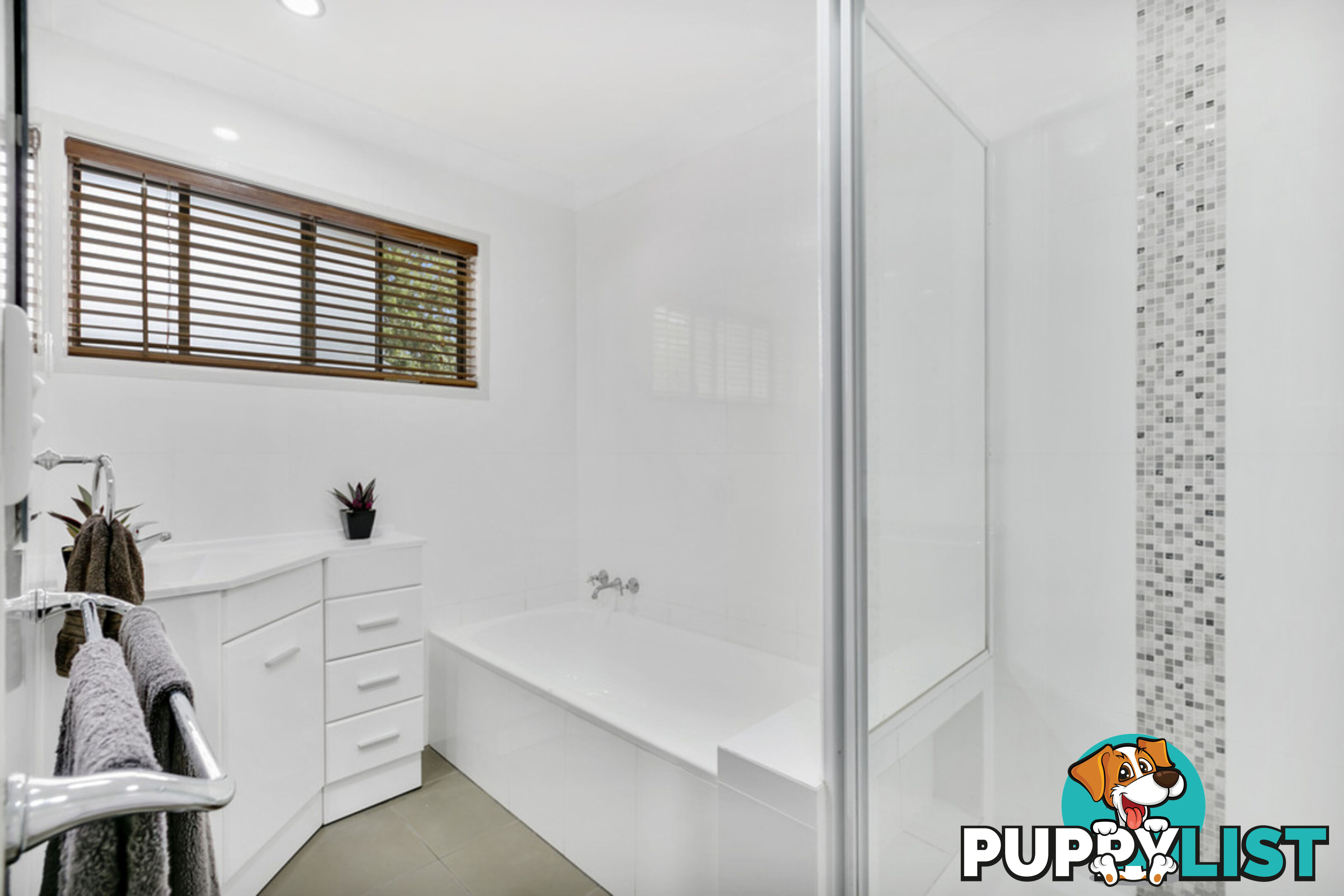 11 Eureka Crescent NERANG QLD 4211