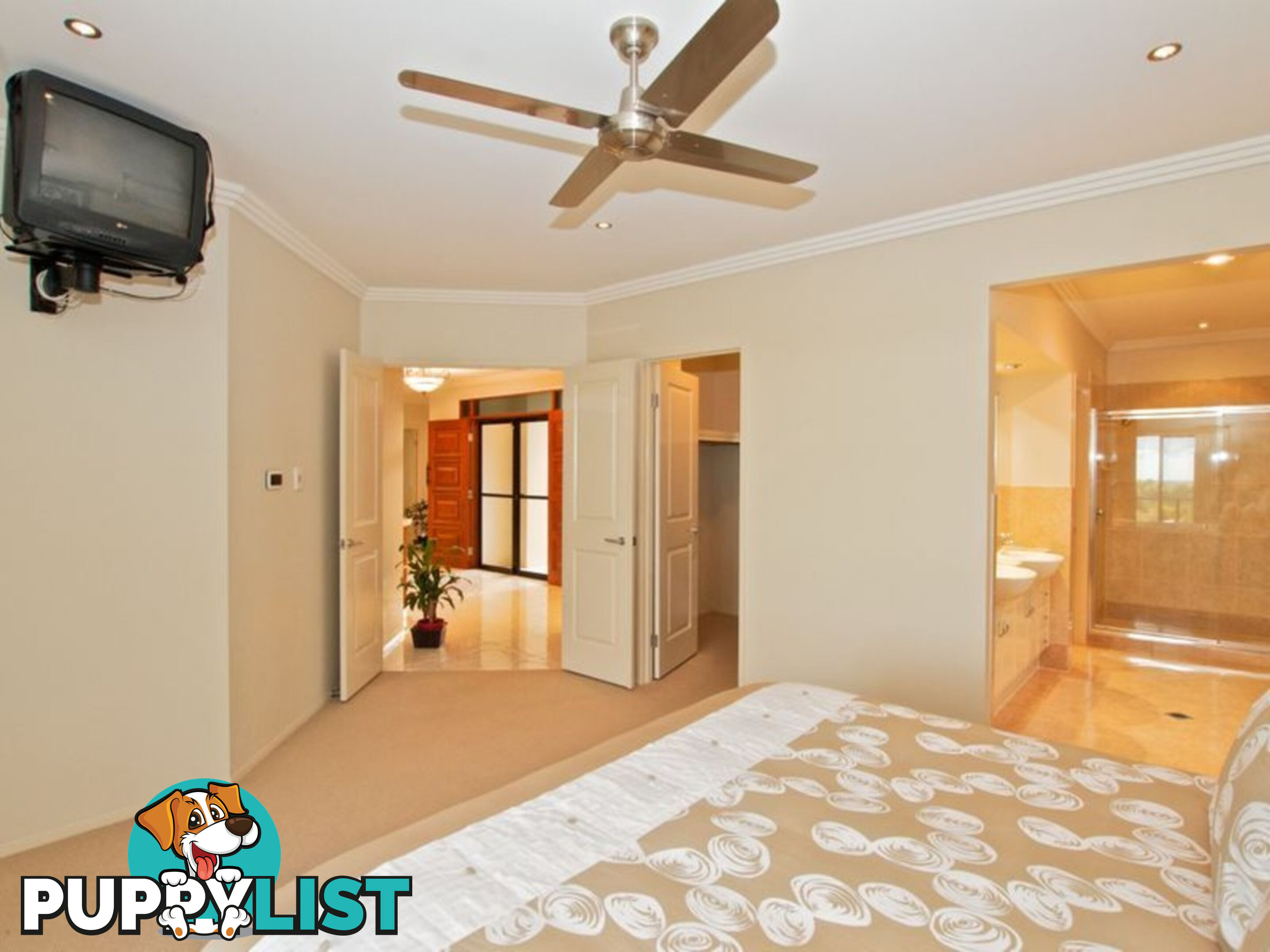 18 Bellavista Close HIGHLAND PARK QLD 4211