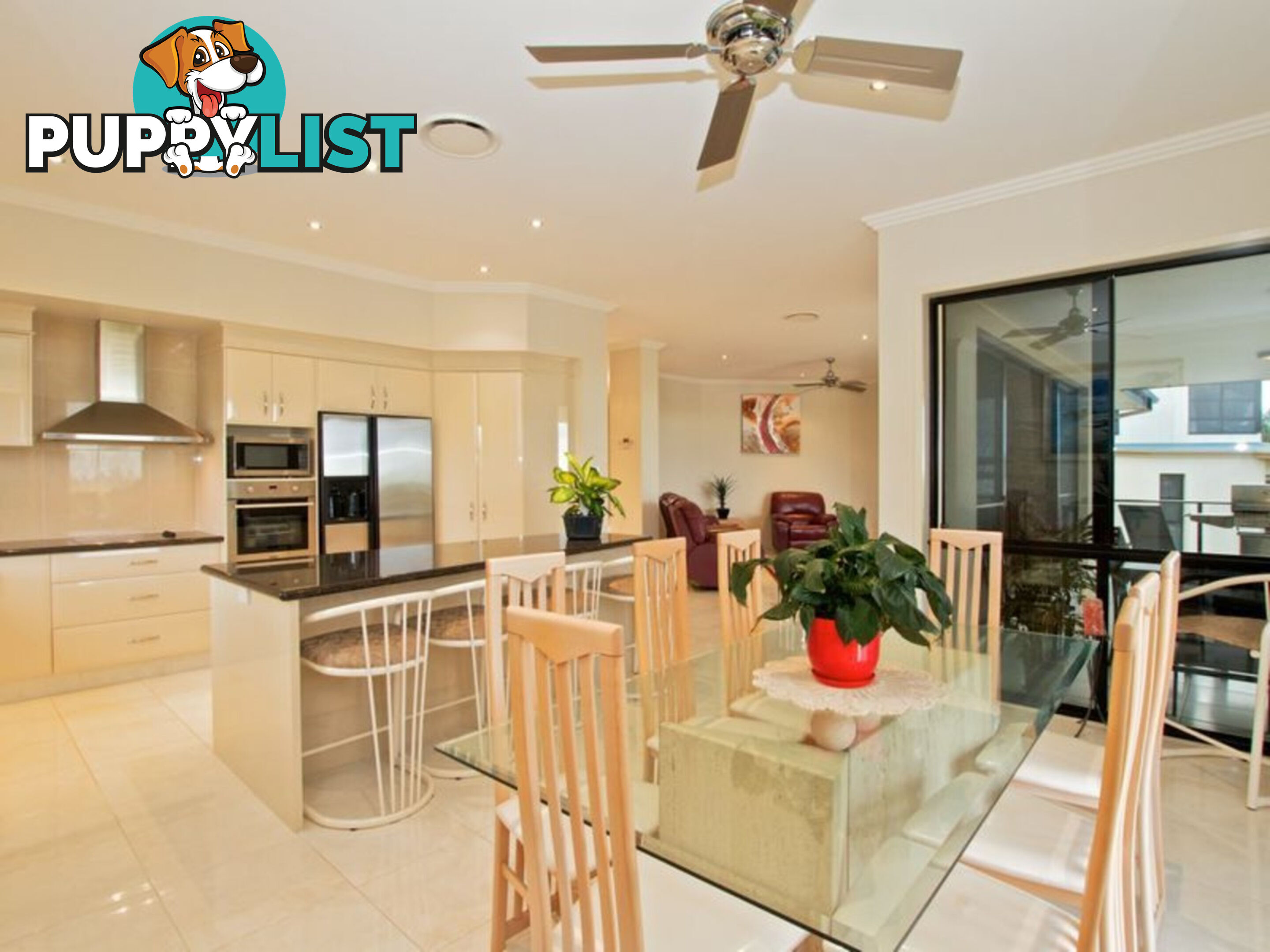 18 Bellavista Close HIGHLAND PARK QLD 4211