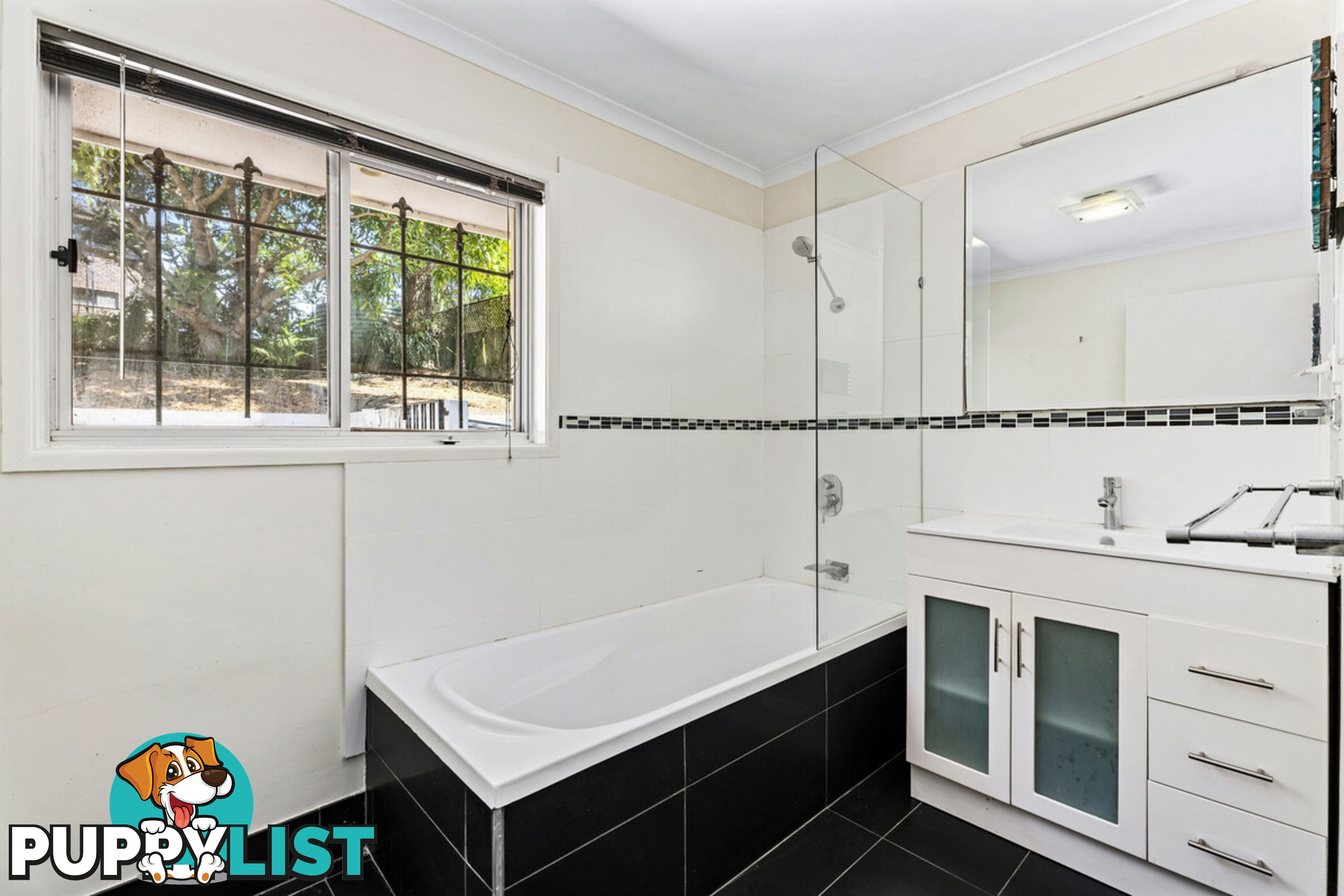 24 Yoolantie Crescent NERANG QLD 4211