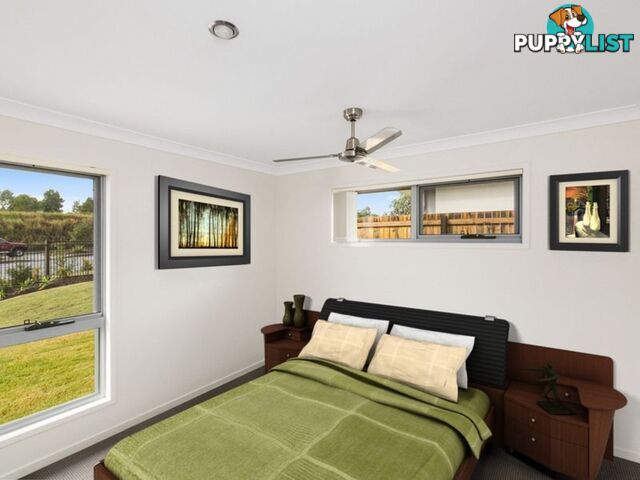 1/2 Kay Street PIMPAMA QLD 4209