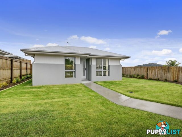 1/2 Kay Street PIMPAMA QLD 4209