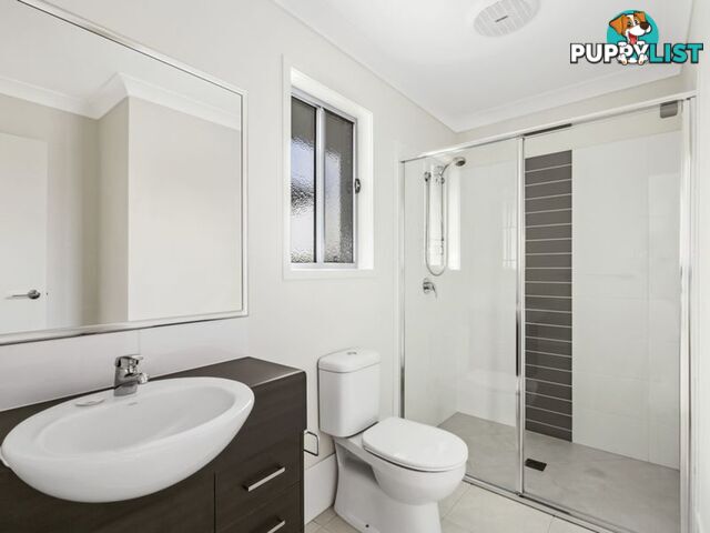 1/2 Kay Street PIMPAMA QLD 4209