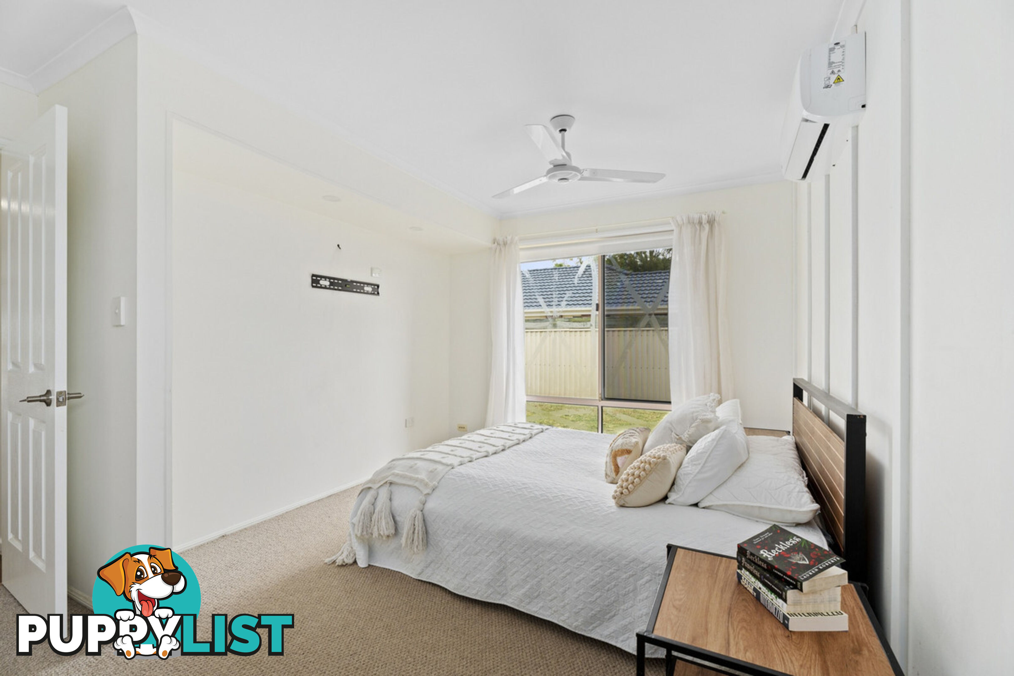 24 Bexley Place HELENSVALE QLD 4212