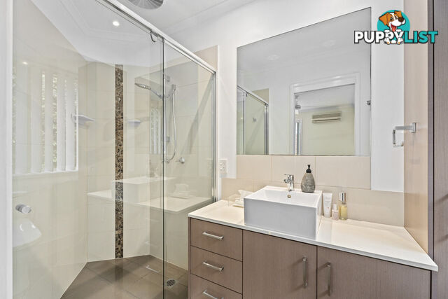 19 Marble Drive CARRARA QLD 4211