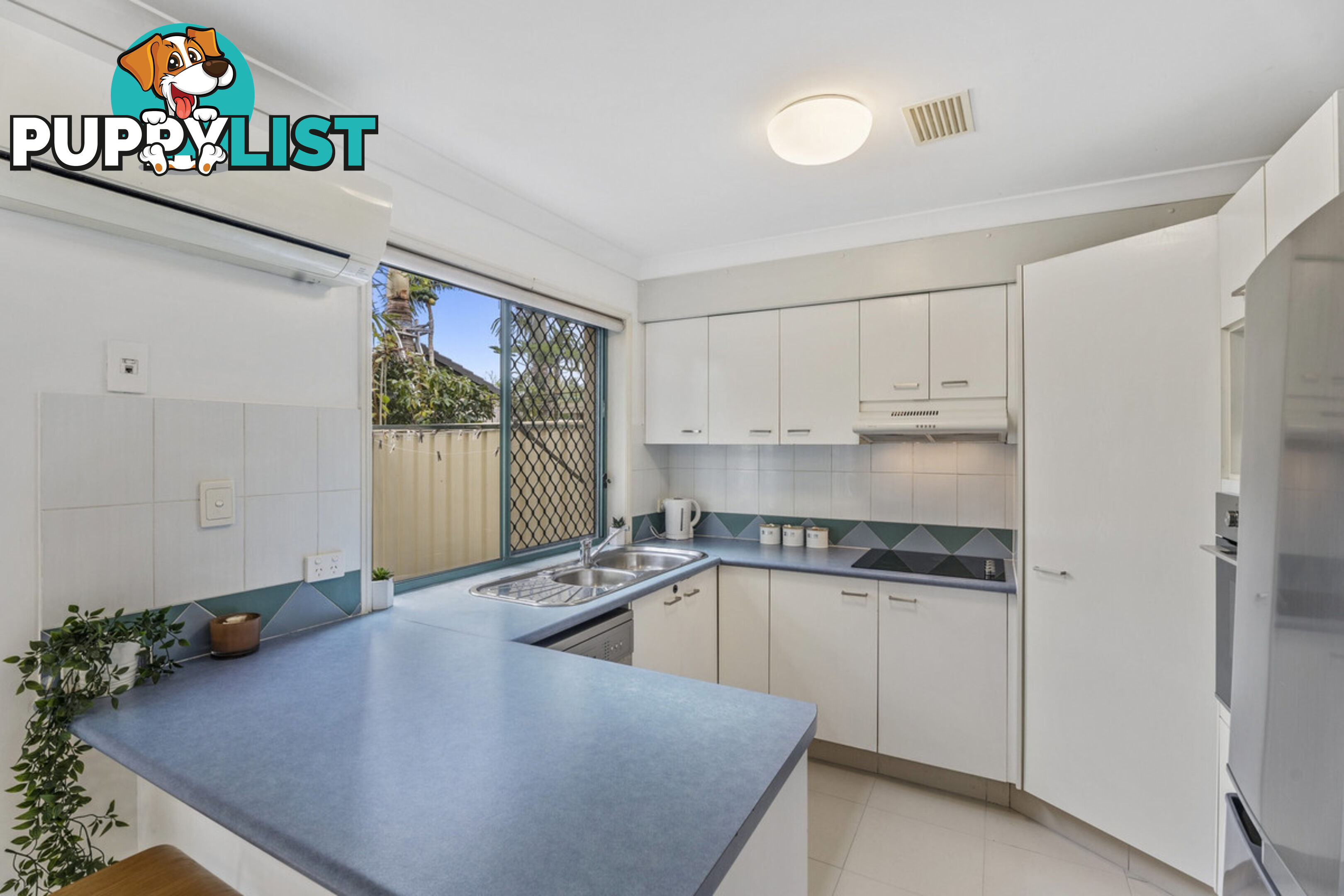 15/2 Pappas Way CARRARA QLD 4211