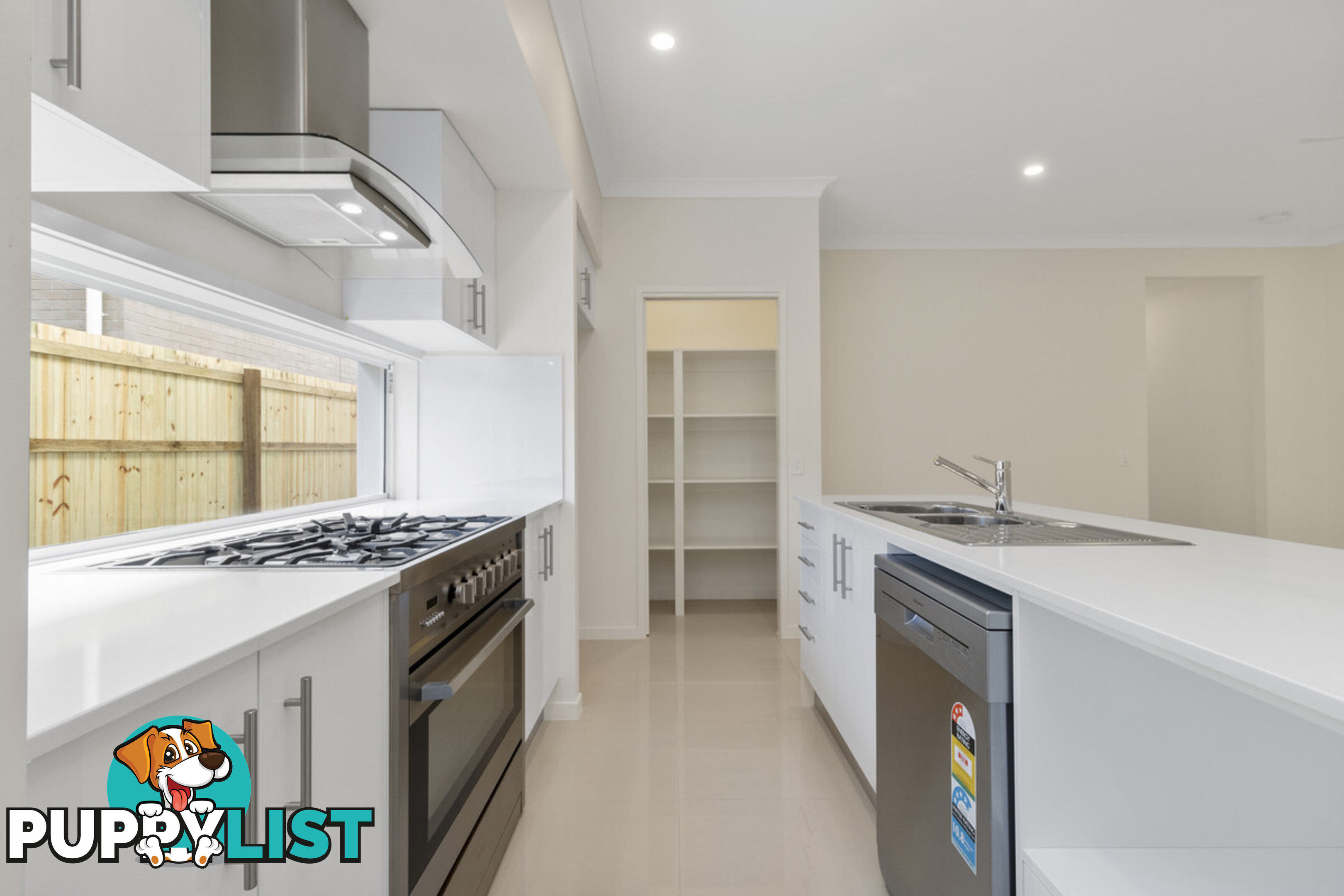 6 Riverina Court NERANG QLD 4211