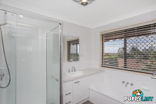 1 Jindabyne Court HIGHLAND PARK QLD 4211