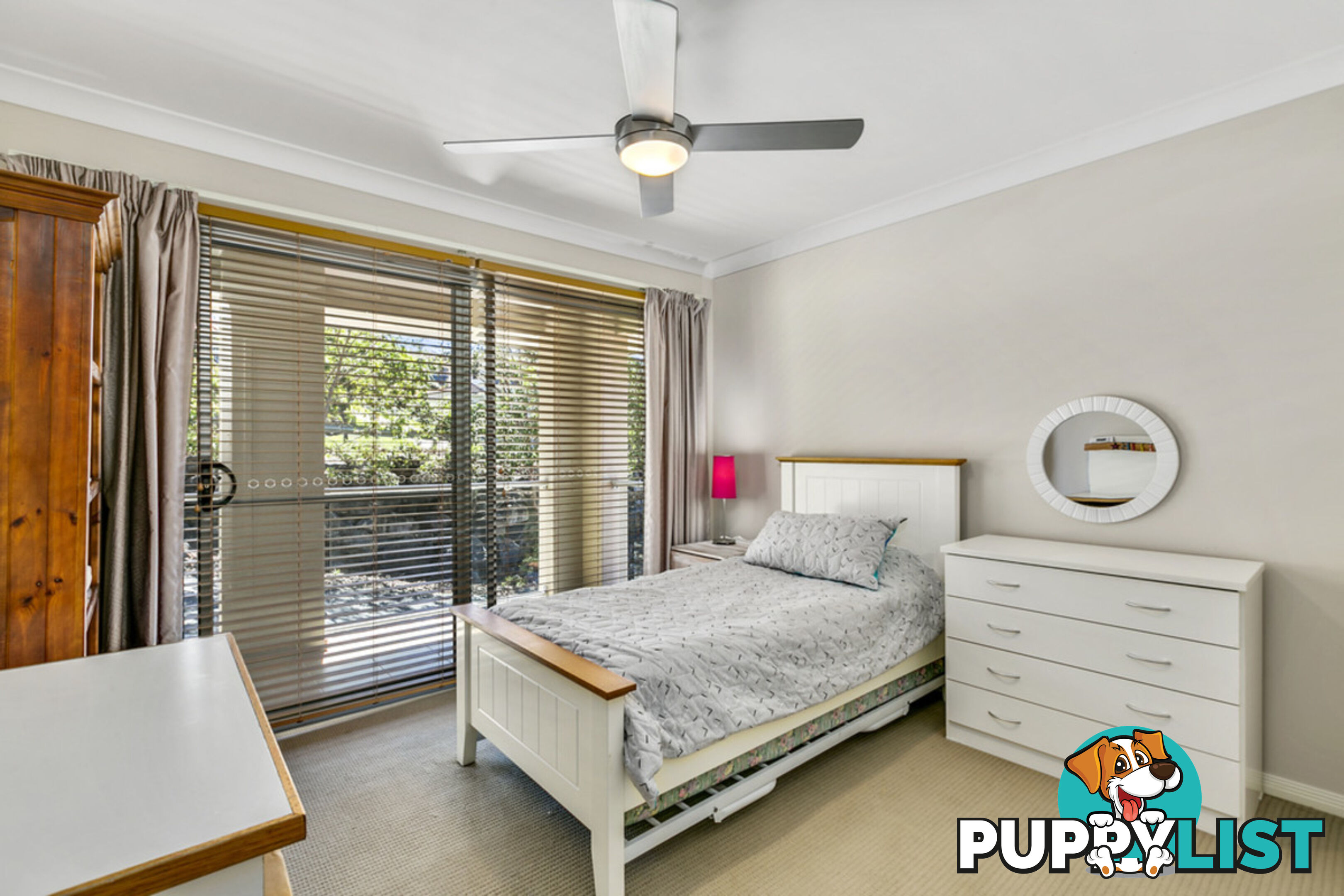 84 Armstrong Way HIGHLAND PARK QLD 4211