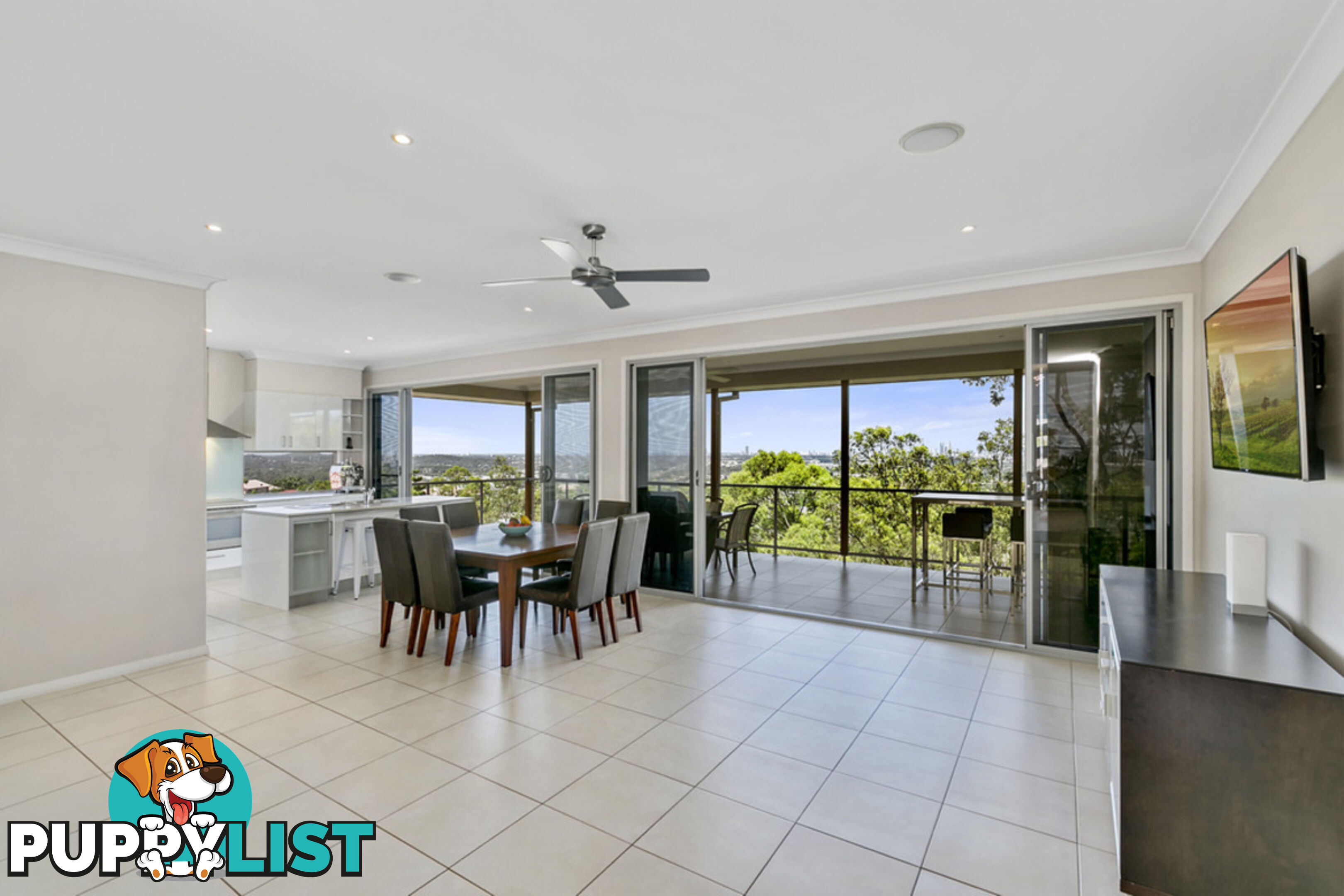 84 Armstrong Way HIGHLAND PARK QLD 4211