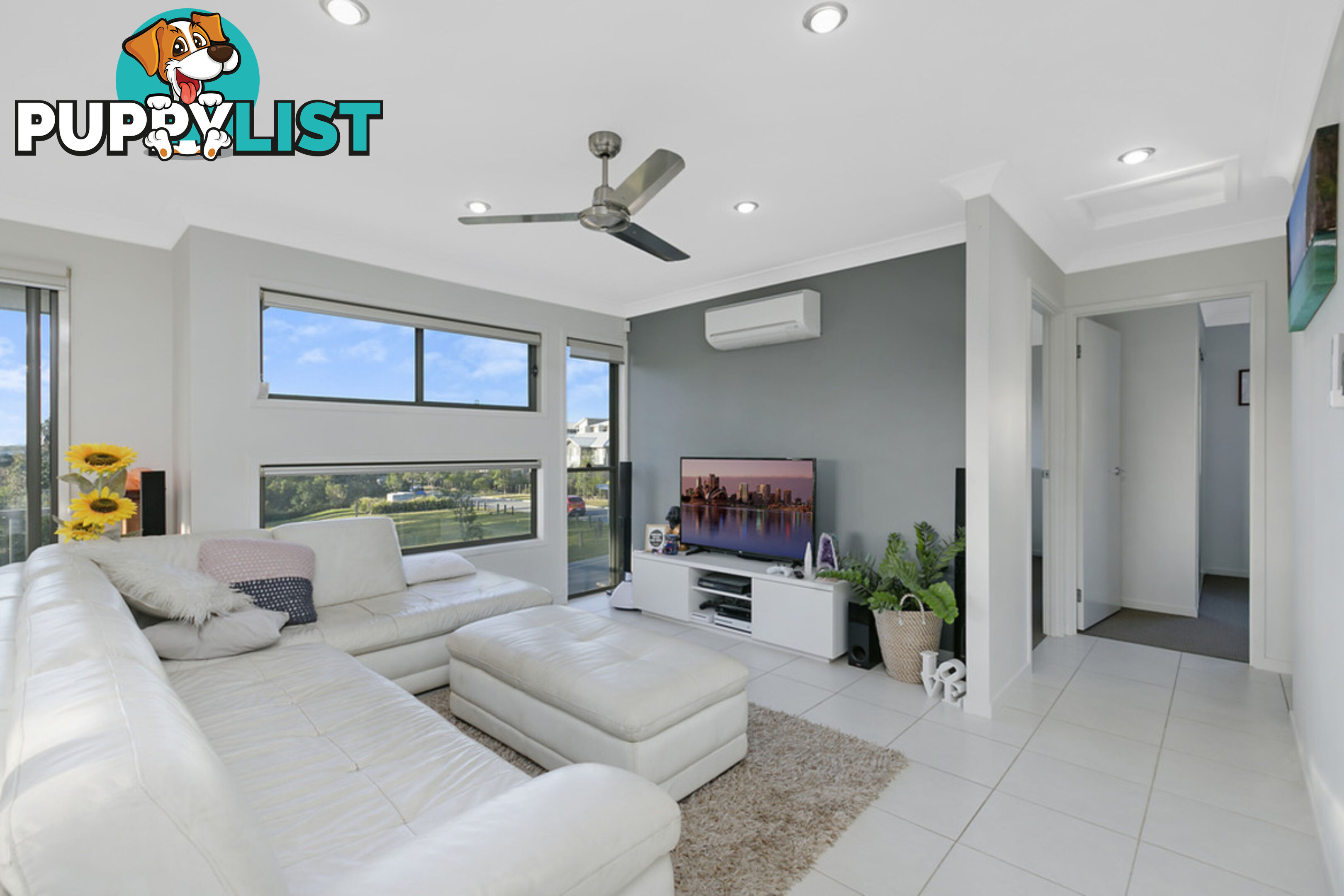 10 Janelle Street PIMPAMA QLD 4209