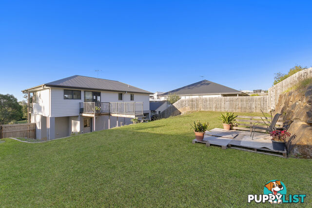 10 Janelle Street PIMPAMA QLD 4209