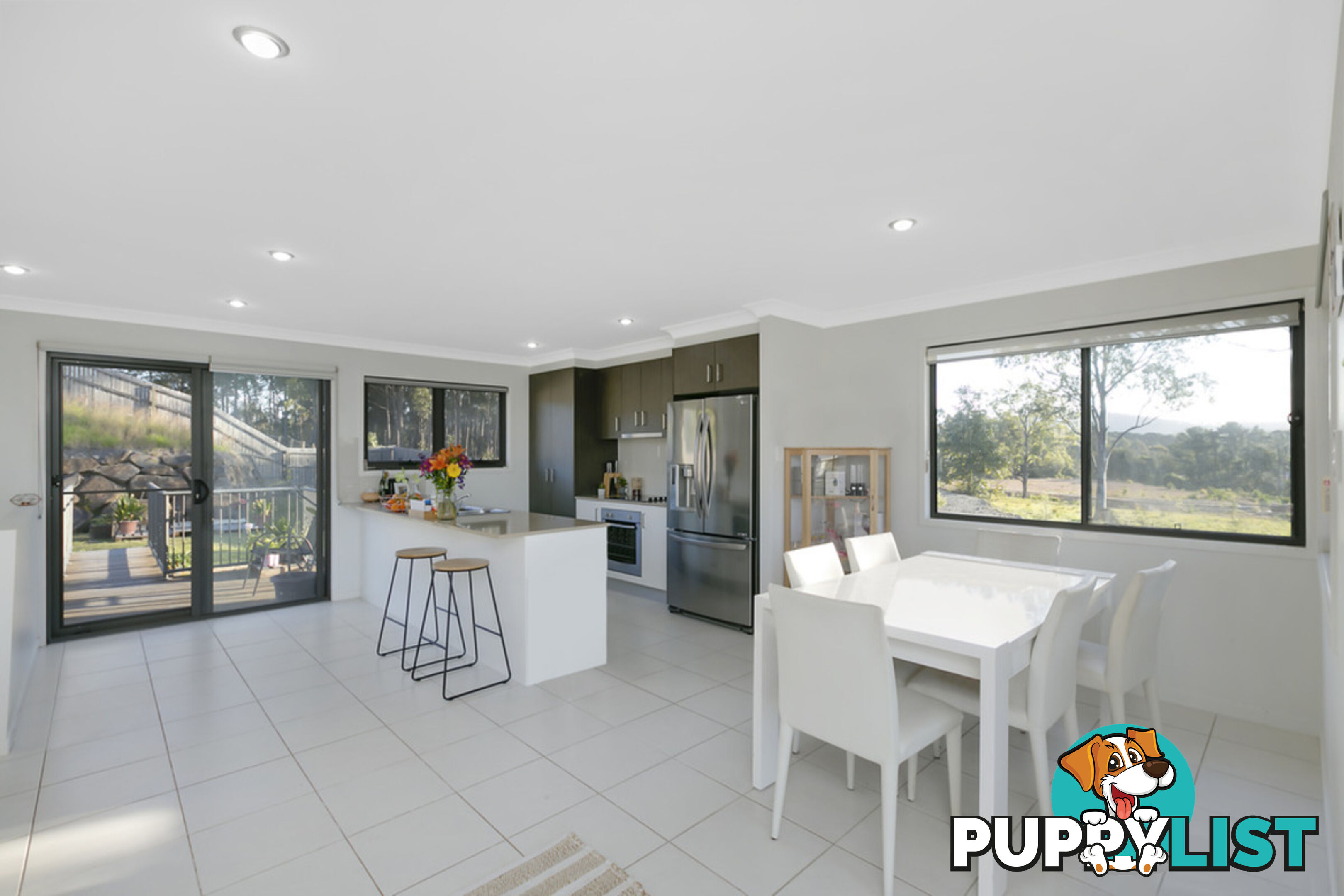 10 Janelle Street PIMPAMA QLD 4209