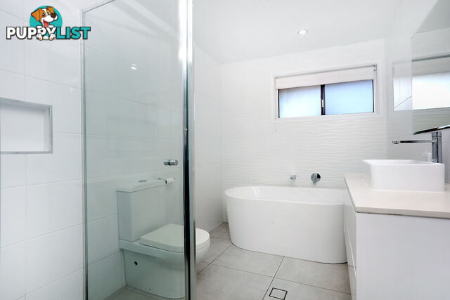 17 Murev Way CARRARA QLD 4211