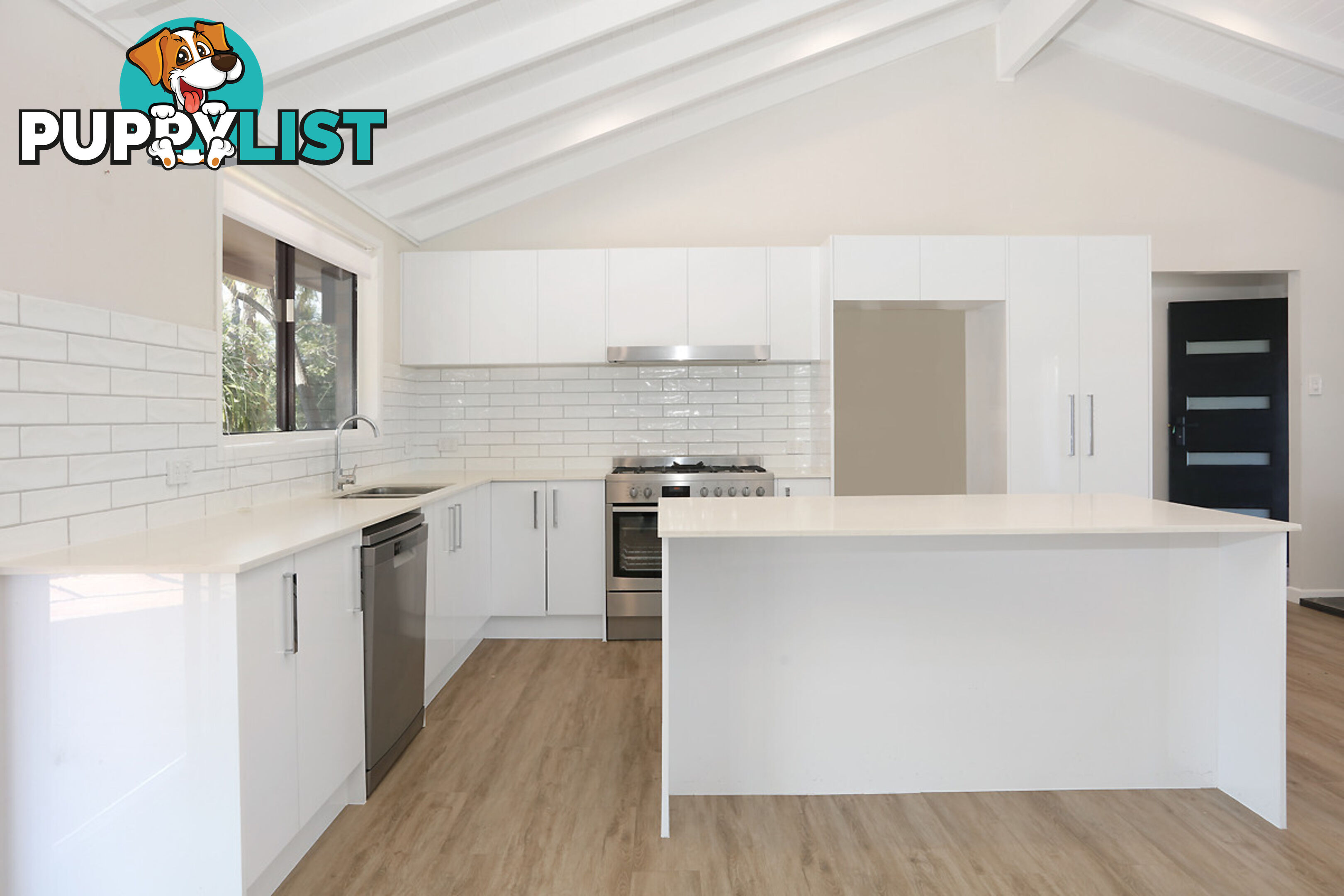 17 Murev Way CARRARA QLD 4211